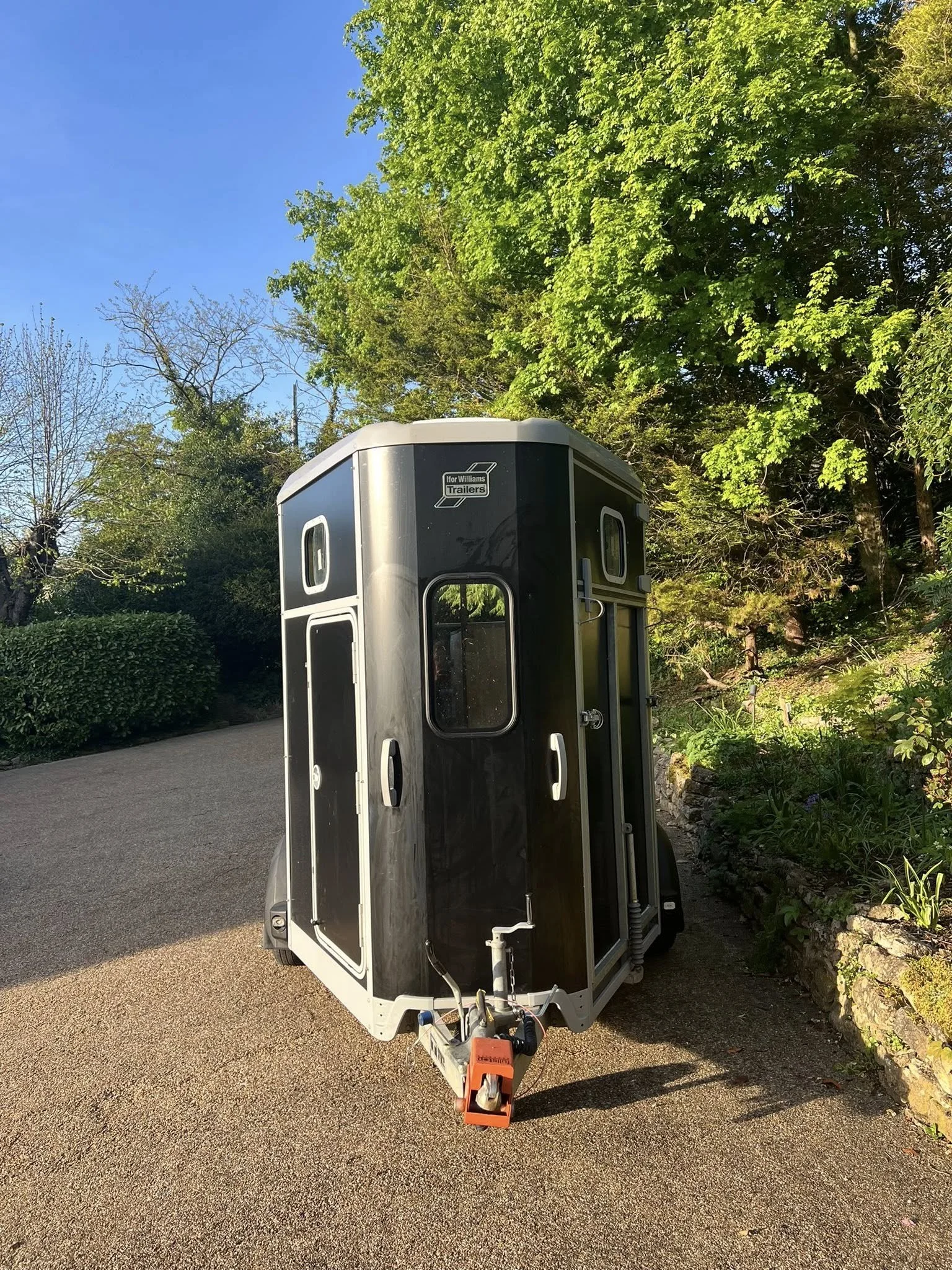 front hb511 graphite grey ifor williams horse trailer