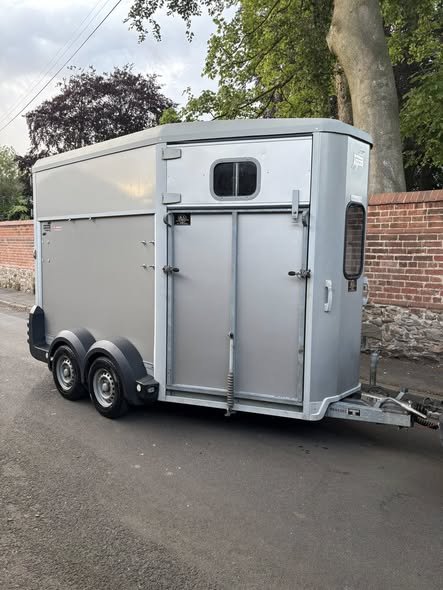 ifor williams horse trailer holme valley trailers
