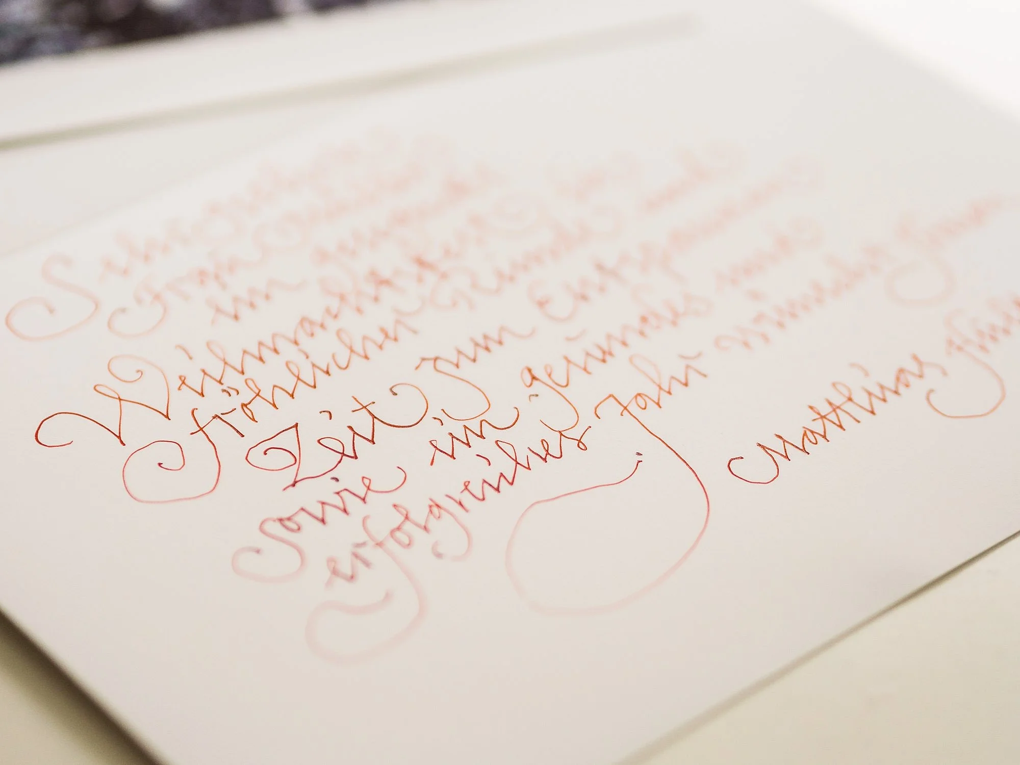 detail einer Kalligrafie mit Text Weihnachten Thomas Qiu Hönel