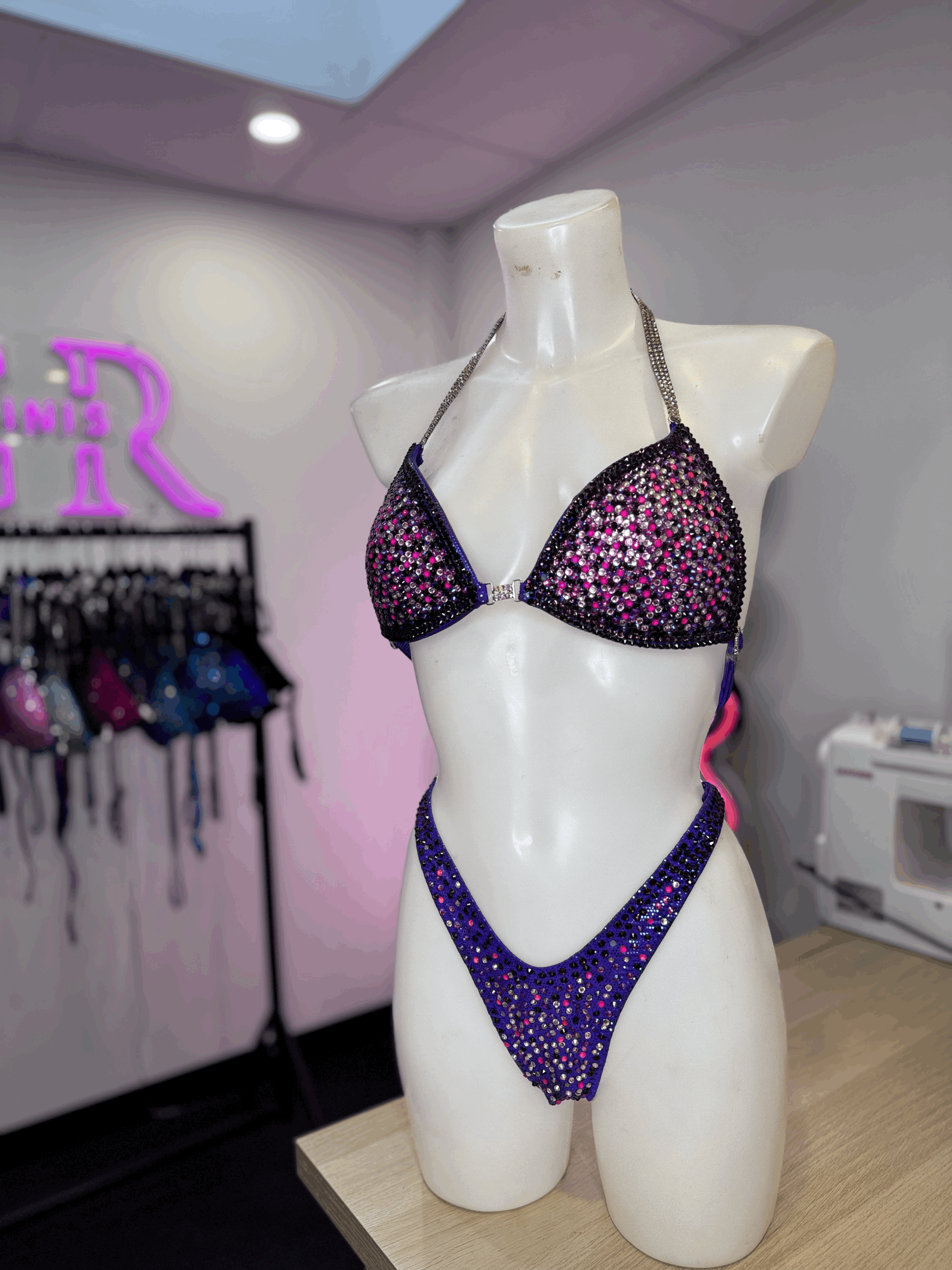 EX RENTAL - Amethyst Figure