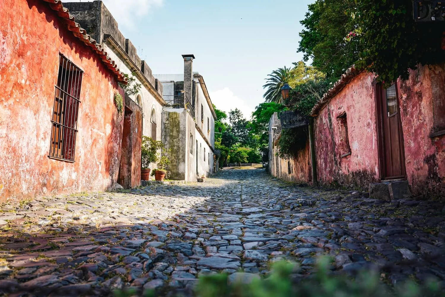 Calle-de-los-Suspiros-Colonia-Uruguay-11.jpg