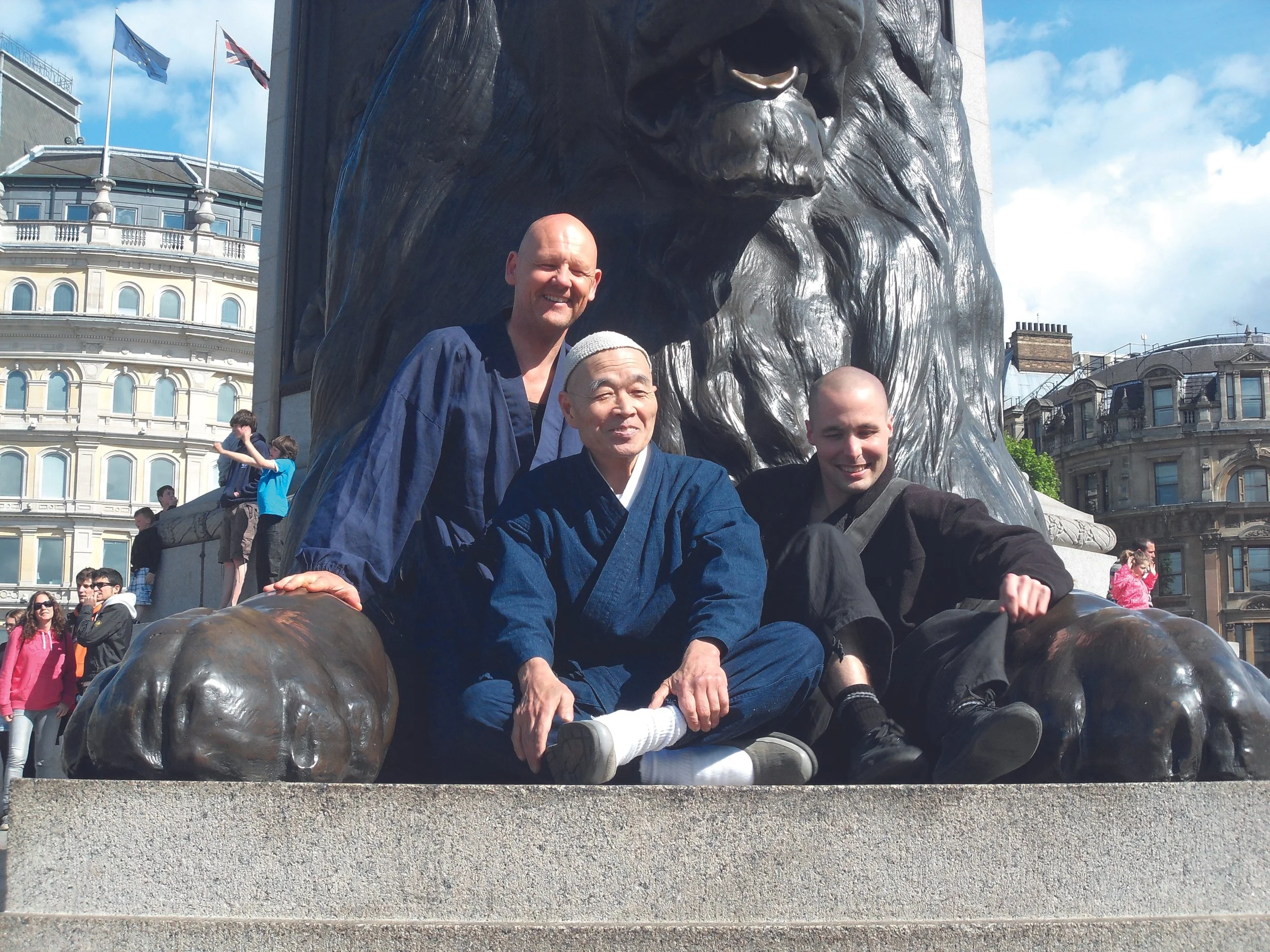 Shinzan with Daizan and Shinkai in London Trafalgar Square