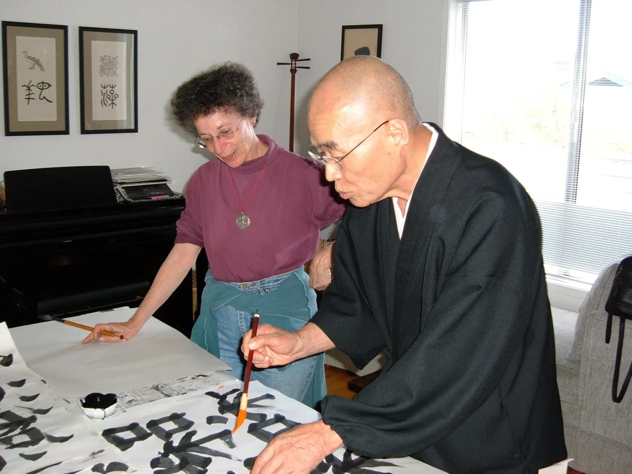 Shinzan teaching calligraphy