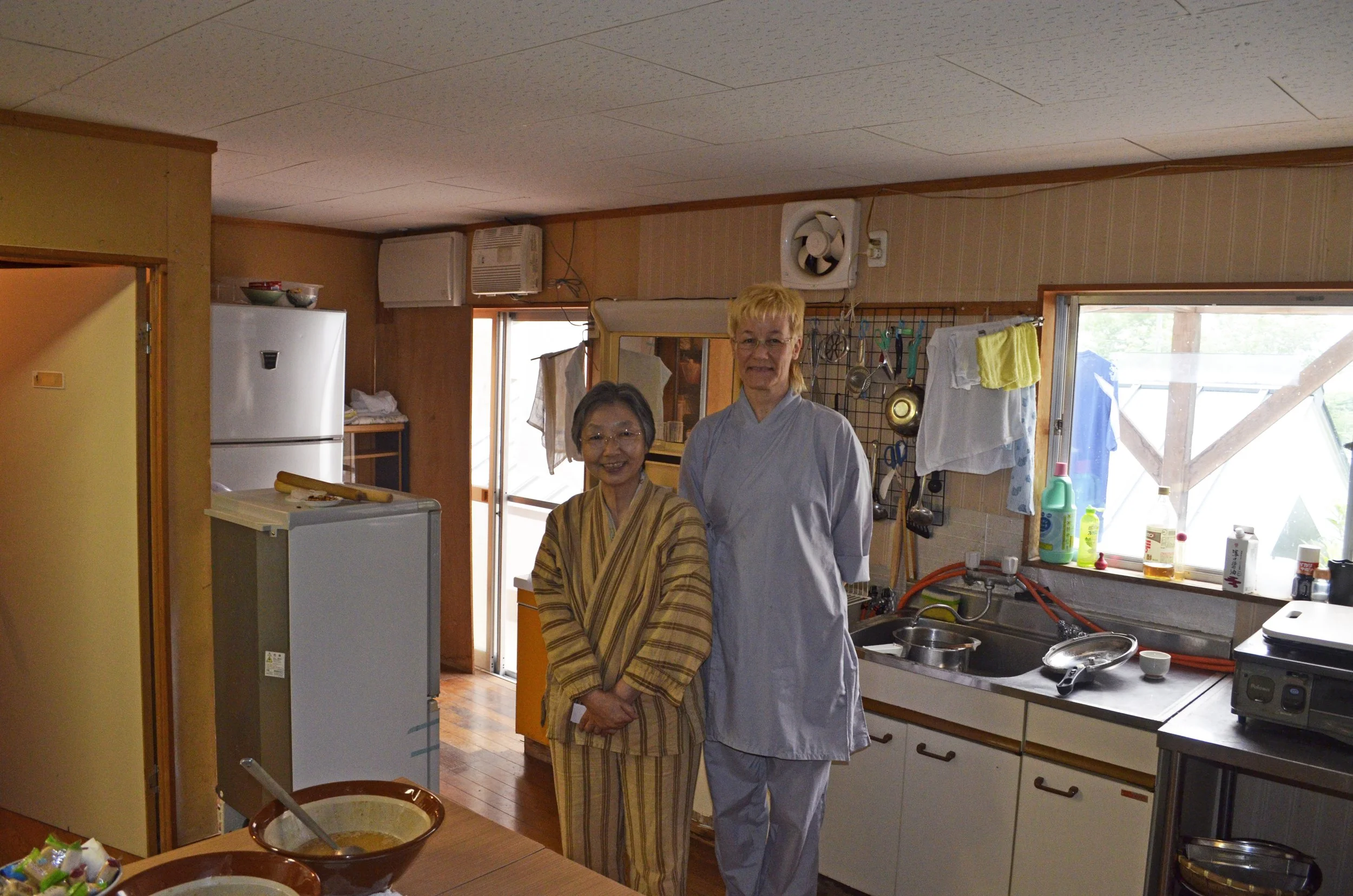 Hogets and Mari Fuji in the kitchen