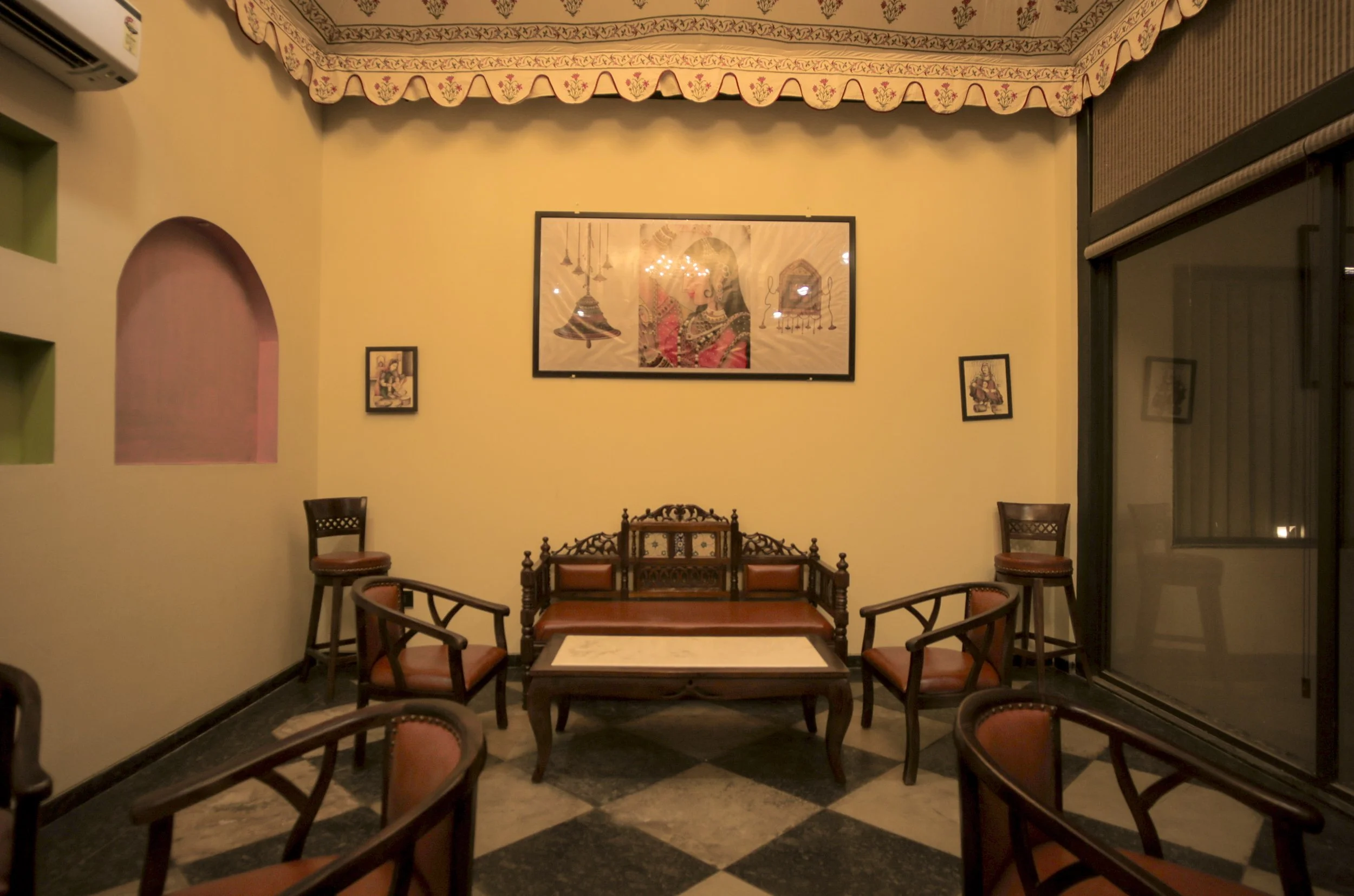 BAR AREA_-8.jpg