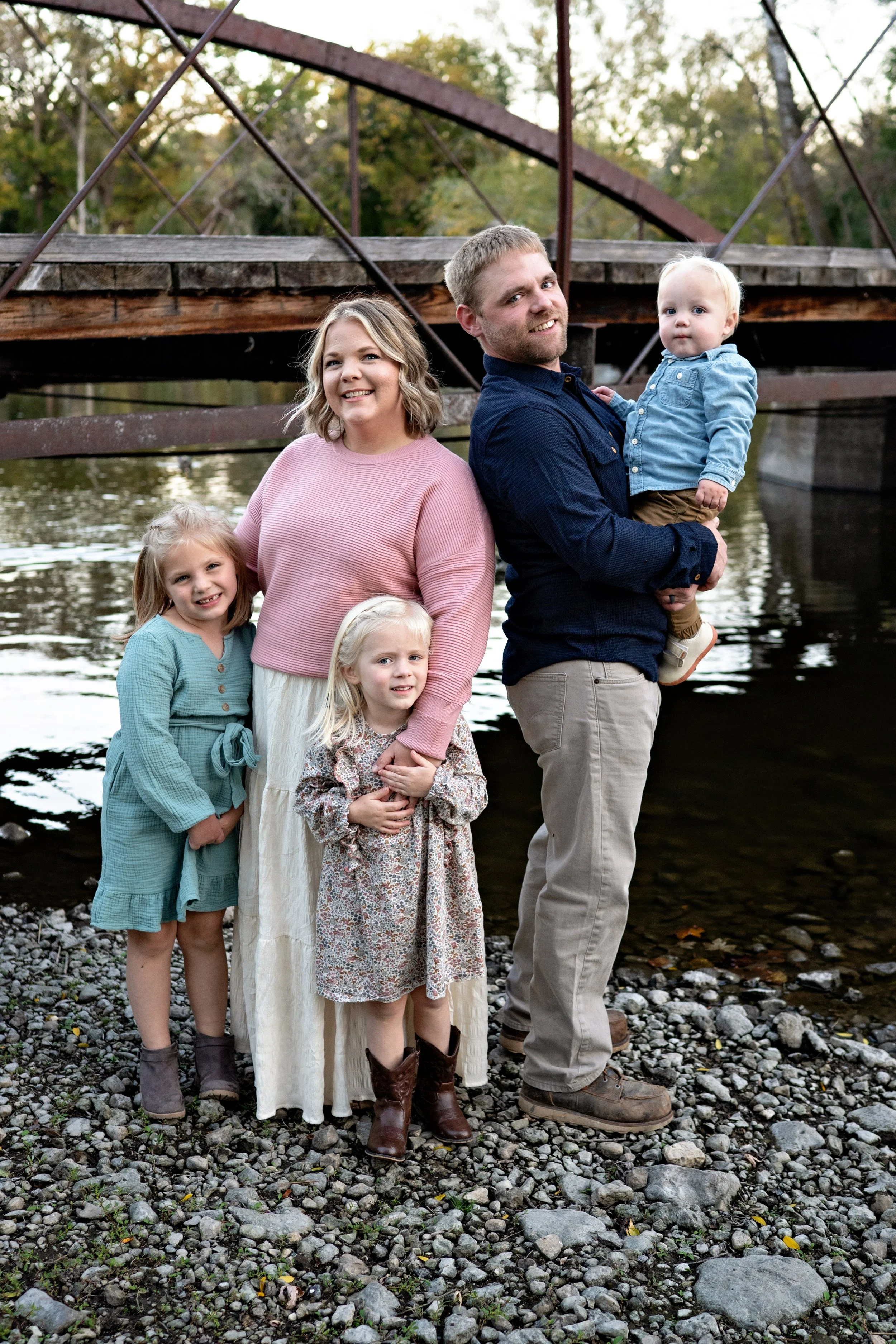 lifestyle family photographer watertown wisconsin.jpg