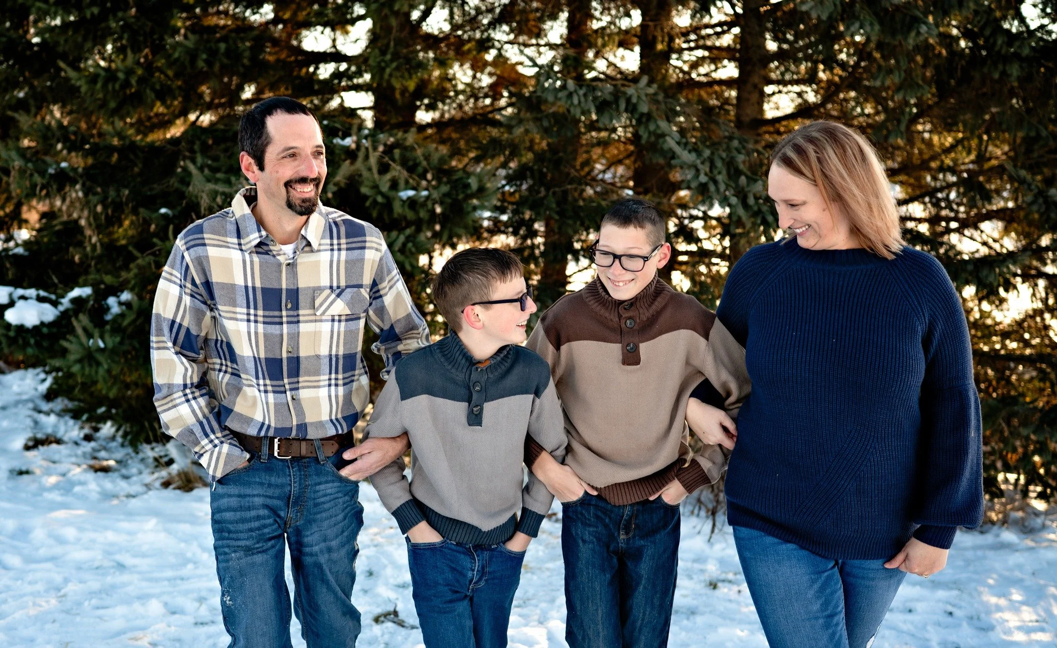 Thank you for having me take your family pictures and braving the cold with me!!