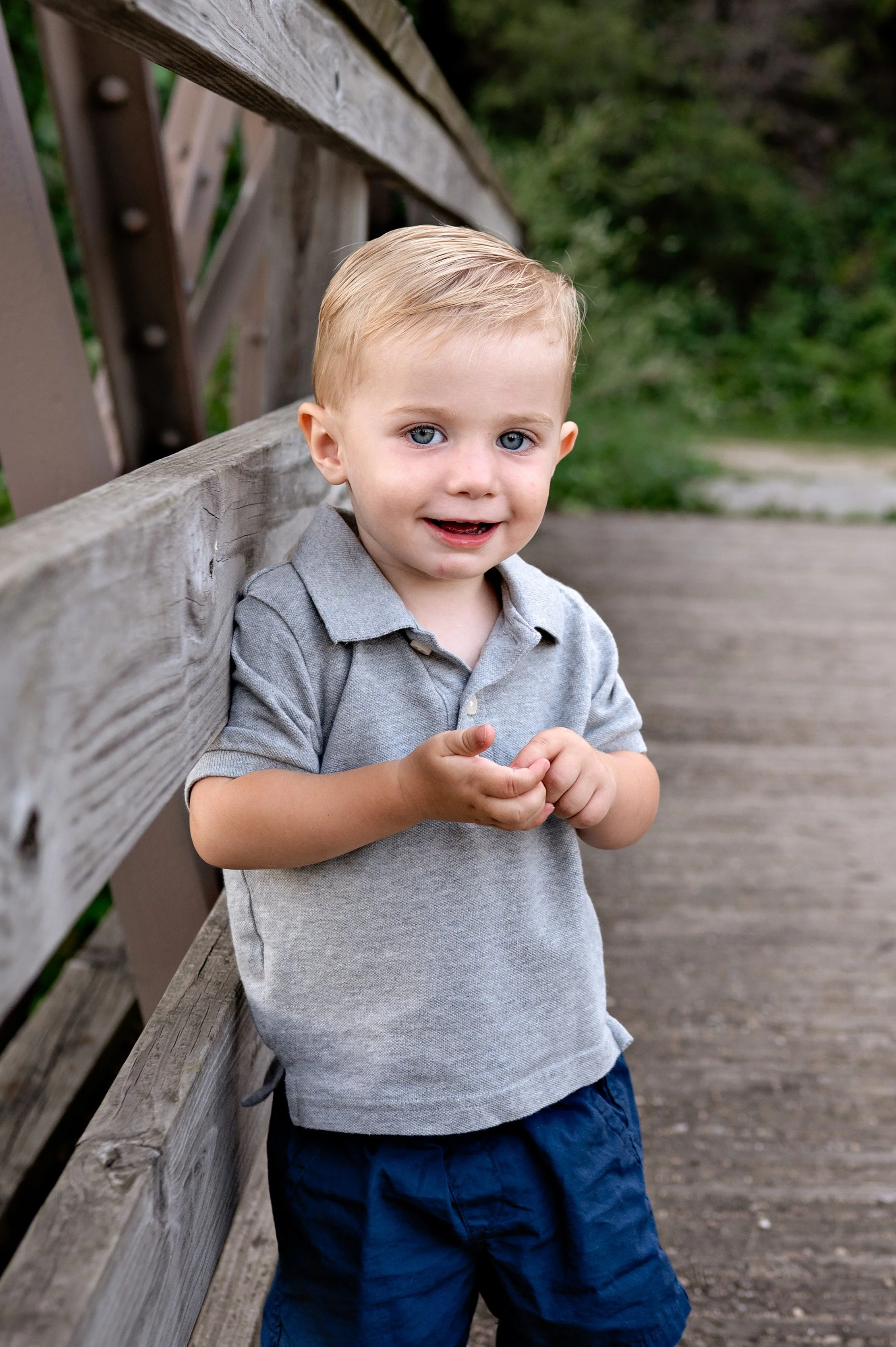 children's photographer waterloo wisconsin lake mills wisconsin family photographer.jpg