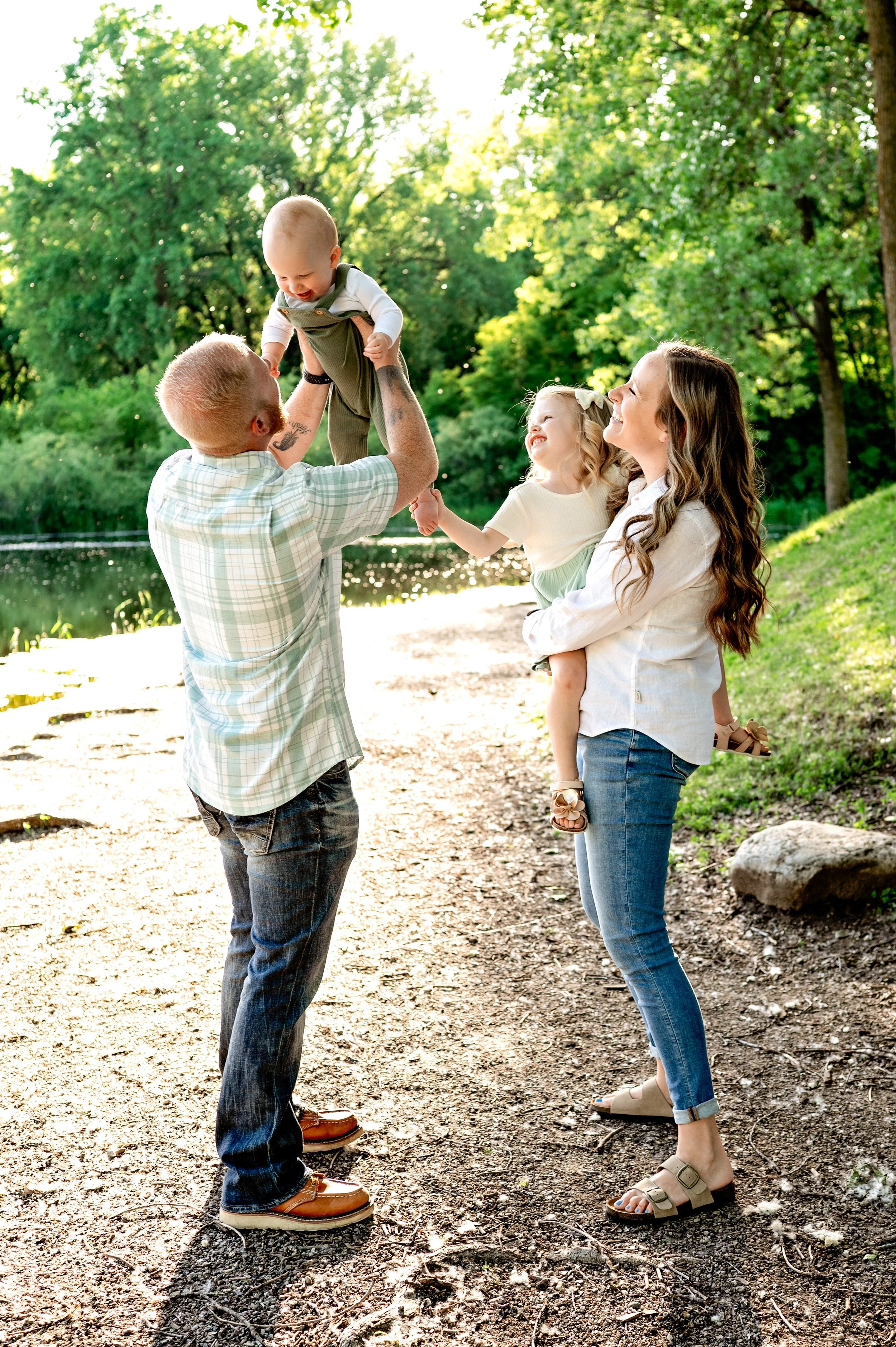sun prairie wisconsin family photographer.jpg