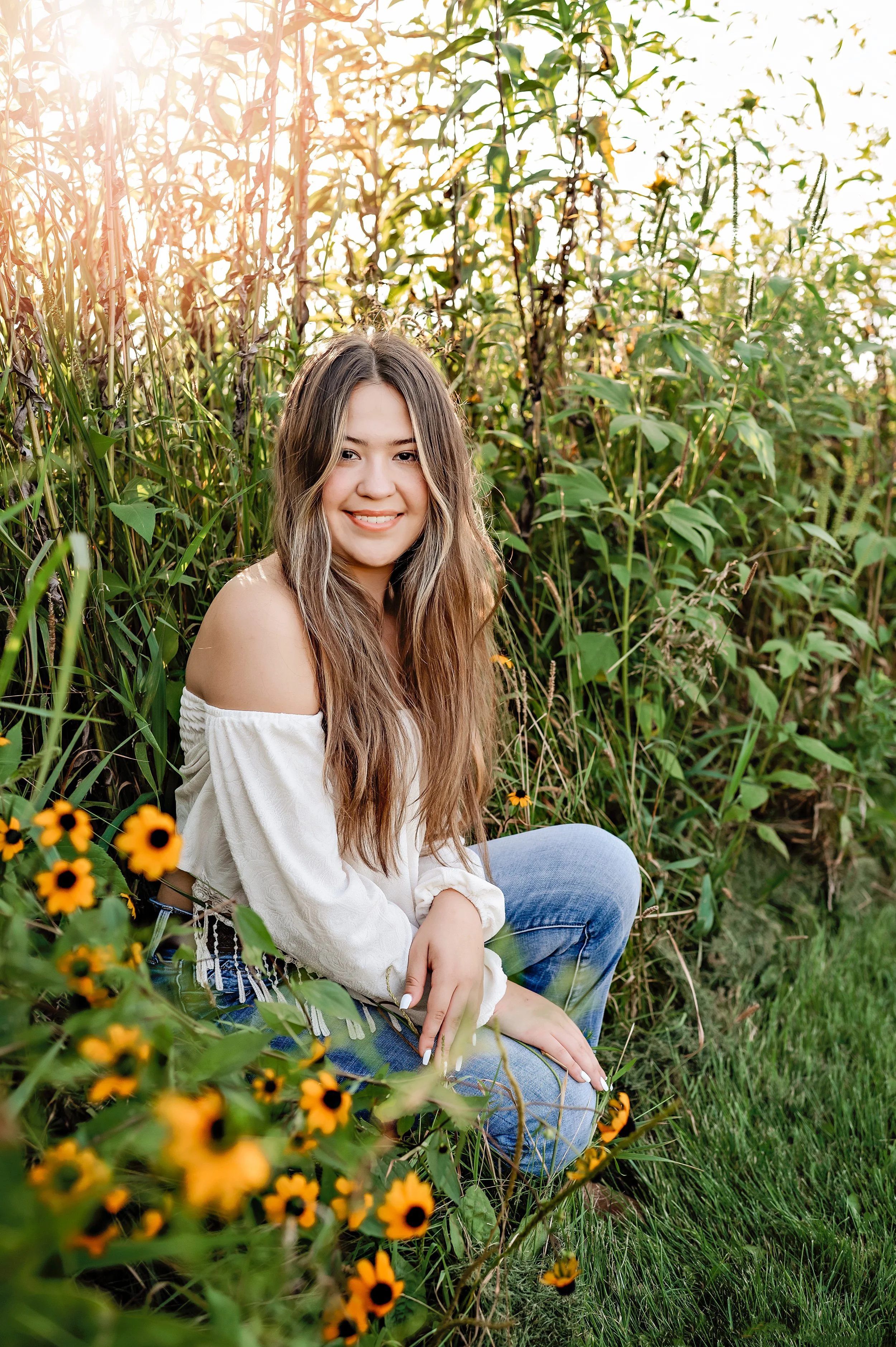 Golden hour senior portraits in Lake Mills Wisconsin.jpg