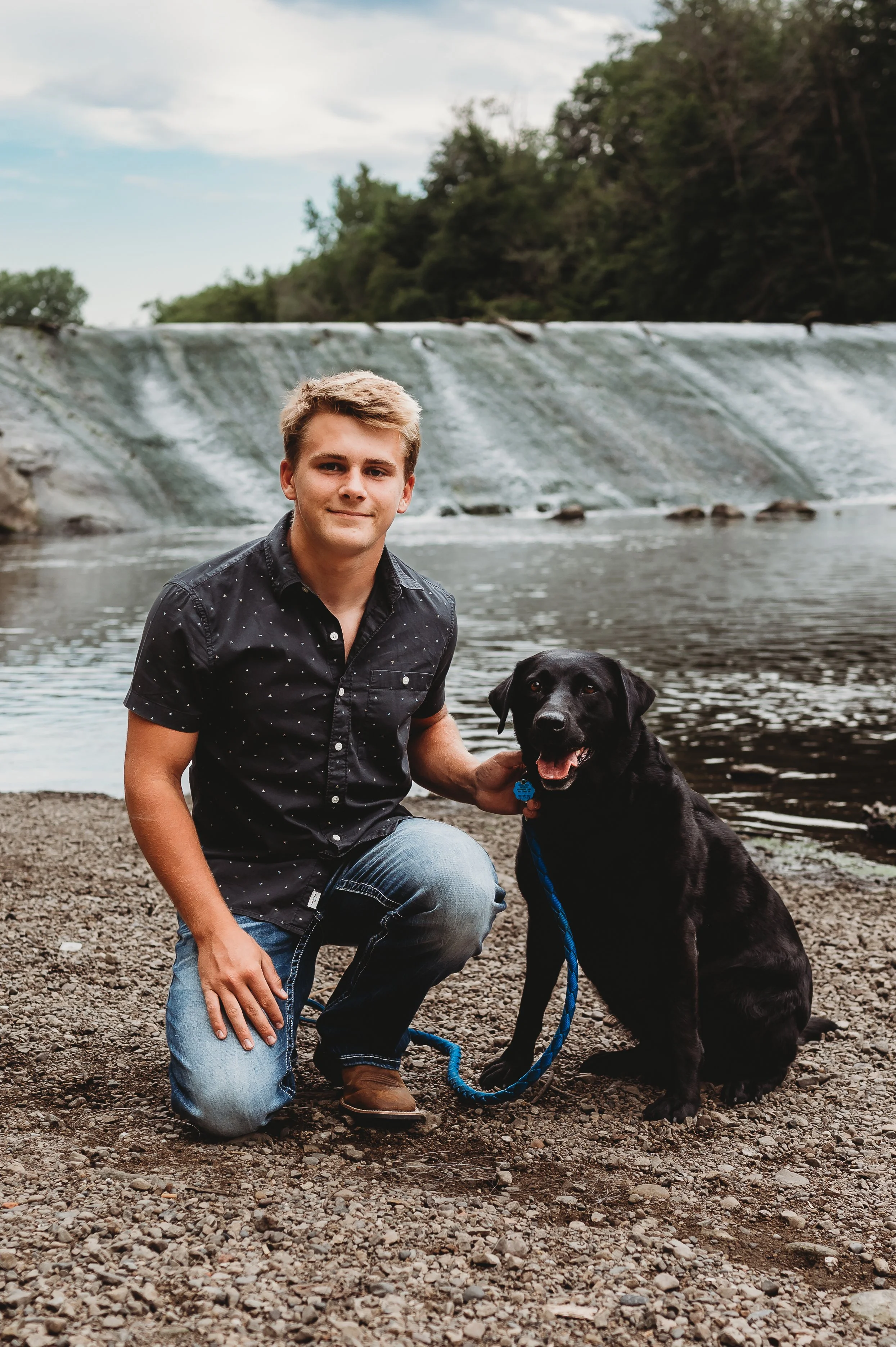 Natural light senior portrait in Waterloo Wisconsin.jpg