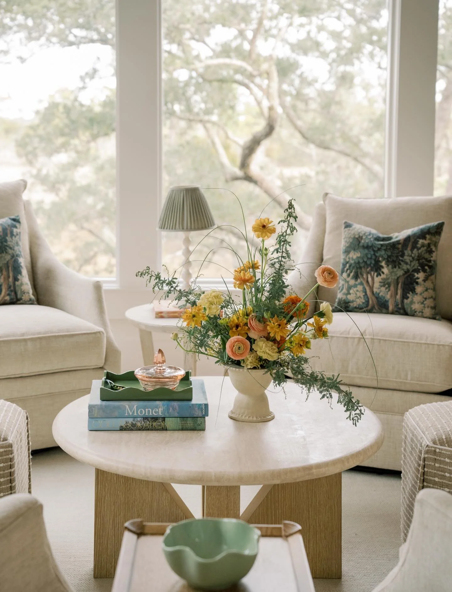 Welcome to the &ldquo;Marsh Room&rdquo; at our Persimmon Project on Kiawah Island - a sitting room shaped by its surroundings, where nature drifts effortlessly indoors. Every direction tells a story - light, water and calm living strike a perfect bal
