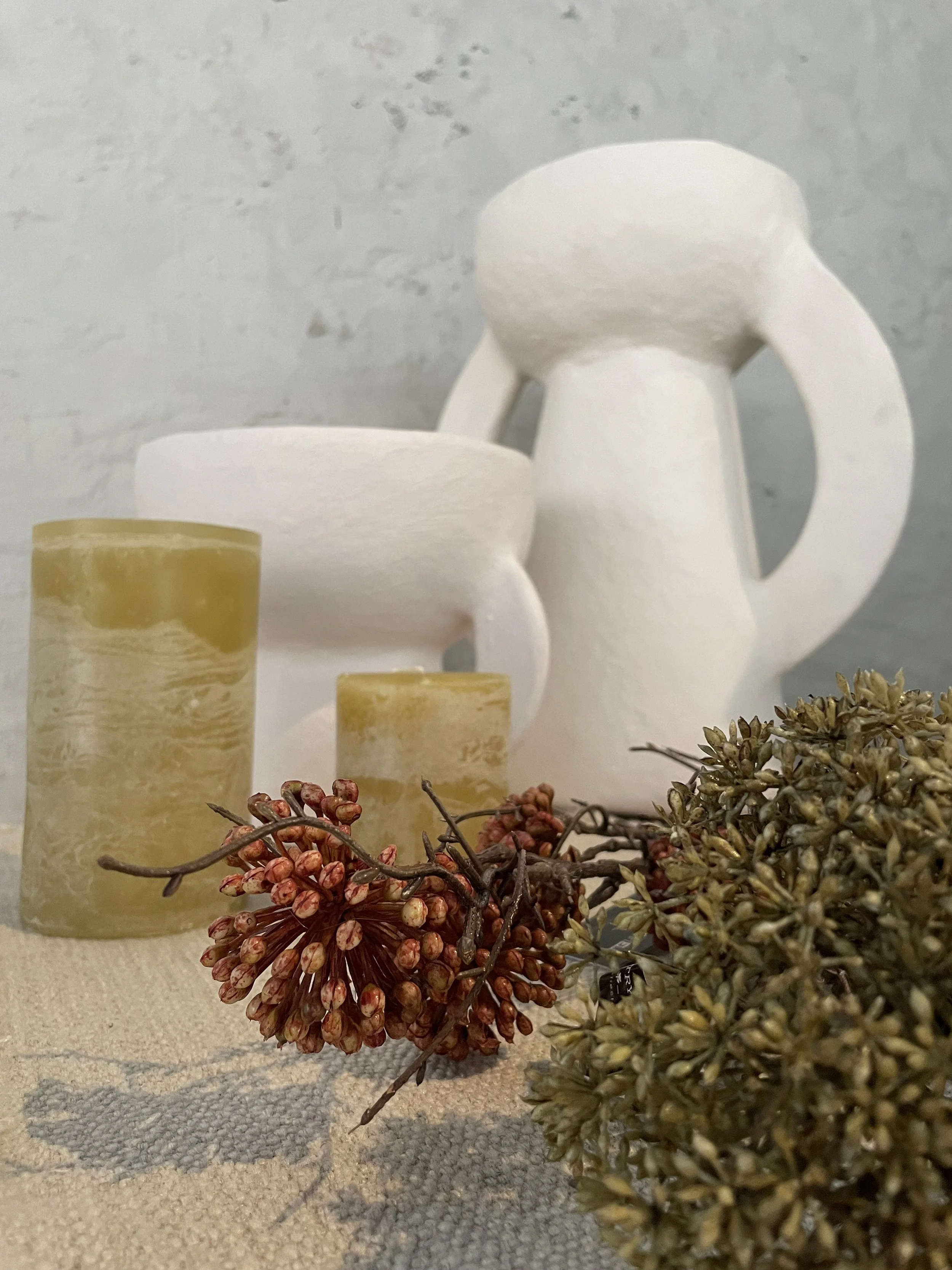 Vases en papier maché signé SERAX.