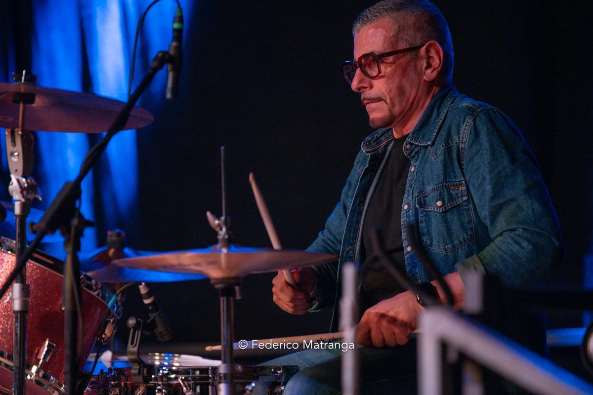 Black Tails - Los Lobos Chiari Electric-3.jpg