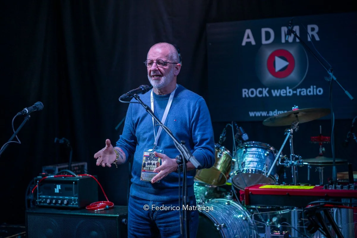 Andrew Van Cleef - Los Lobos - Chiari Acoustic-5.jpg