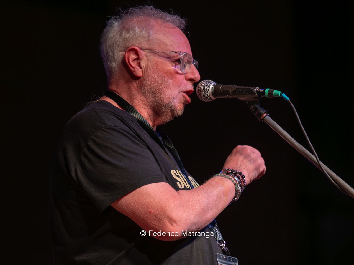 Black Tails - Los Lobos Chiari Electric.jpg