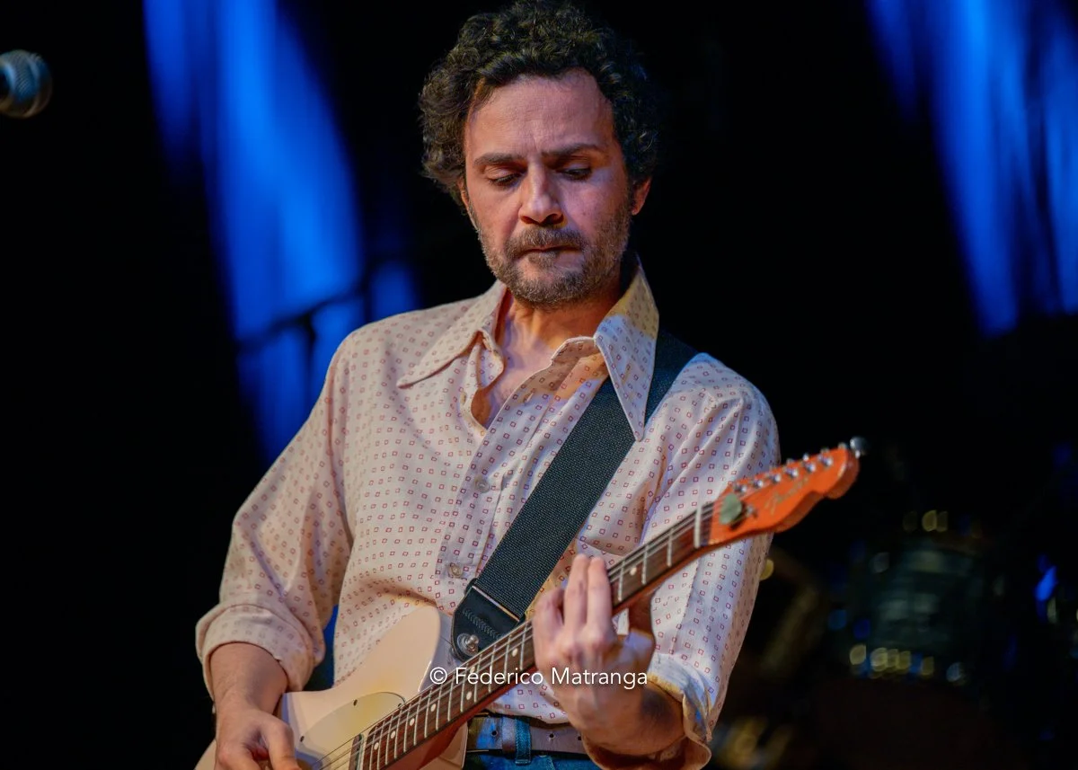 Black Tails - Los Lobos Chiari Electric-5.jpg