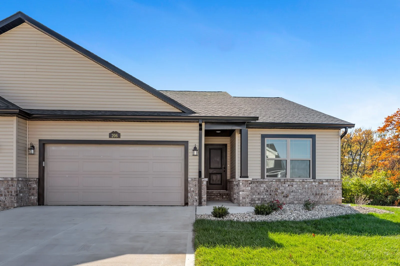 206 Wrigley Field Dr, Bethalto, IL