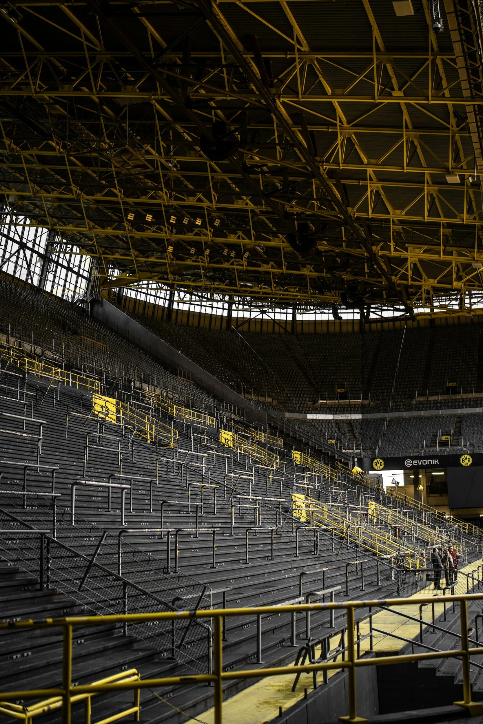 Innenansicht des Fussballstadions in Dortmund