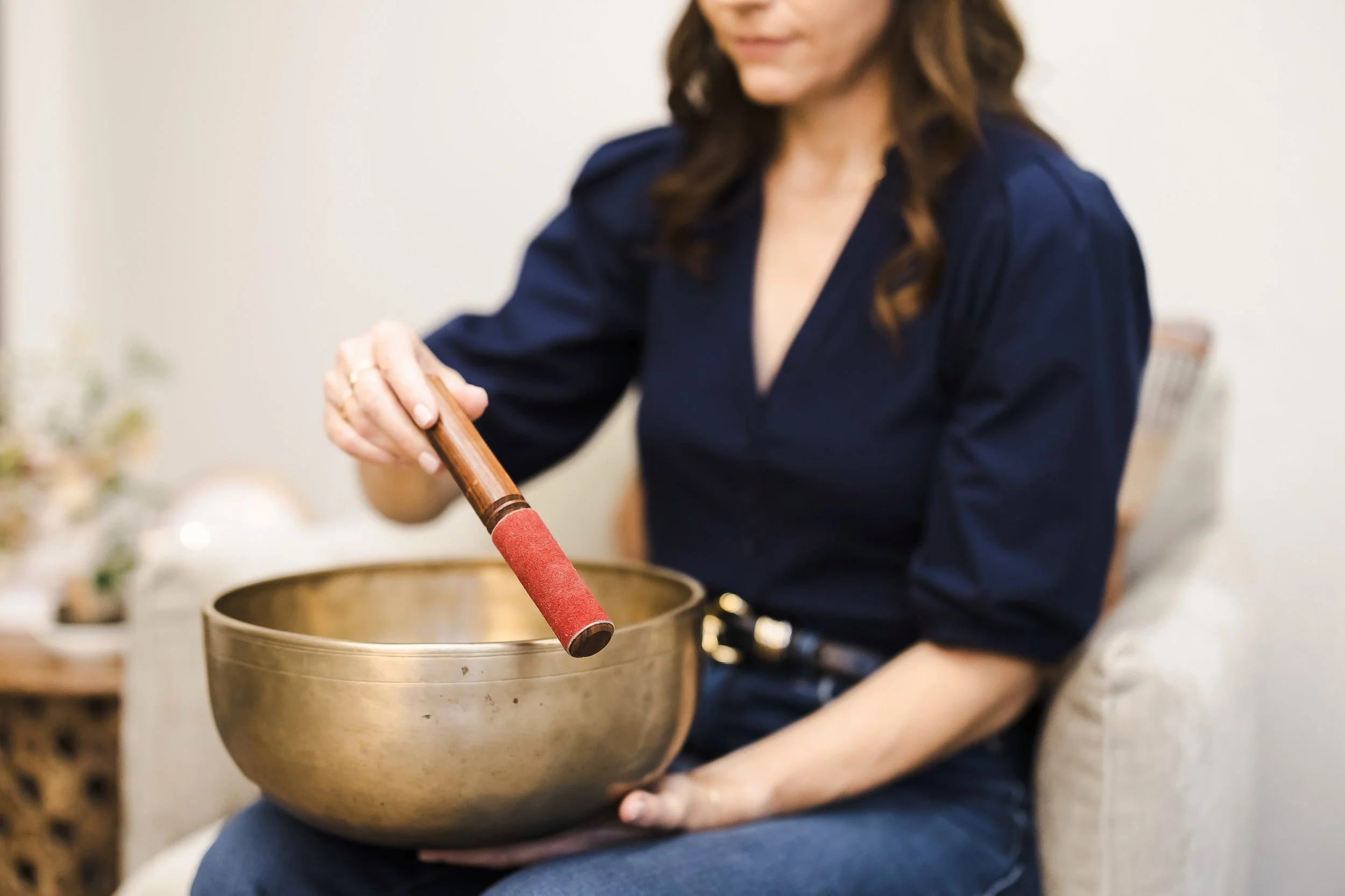 Therapist using meditation tool for grounding