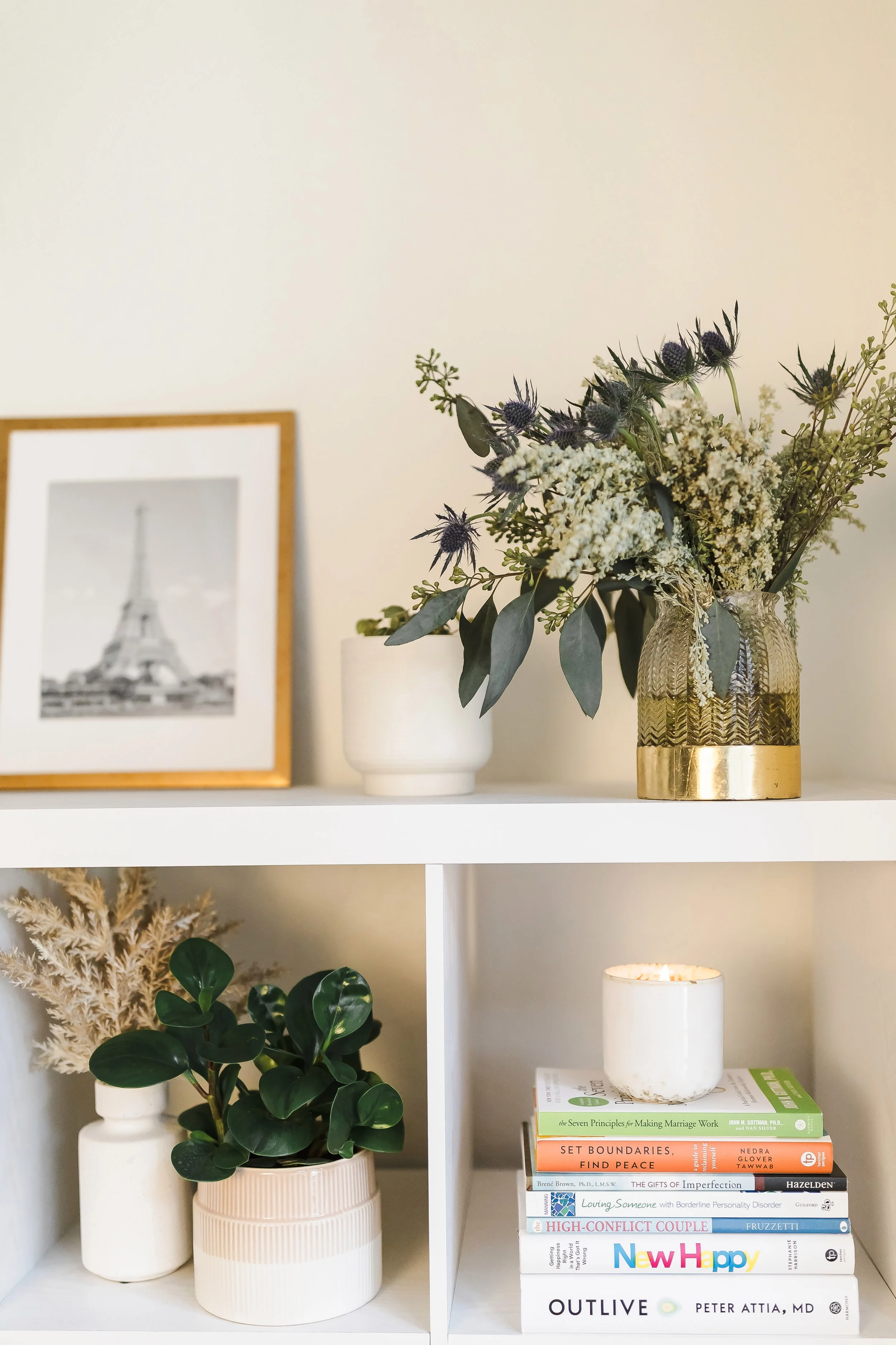 Picture of the office at DBT Center, with calming colors, plants, candles