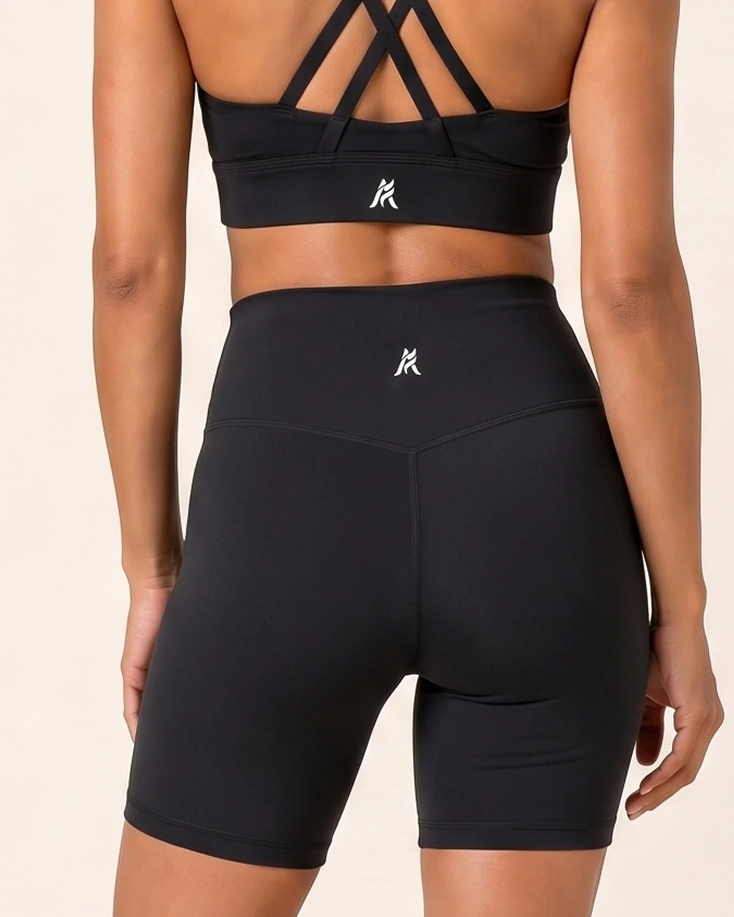 aestheticfit-motion-shorts-black-01.jpg