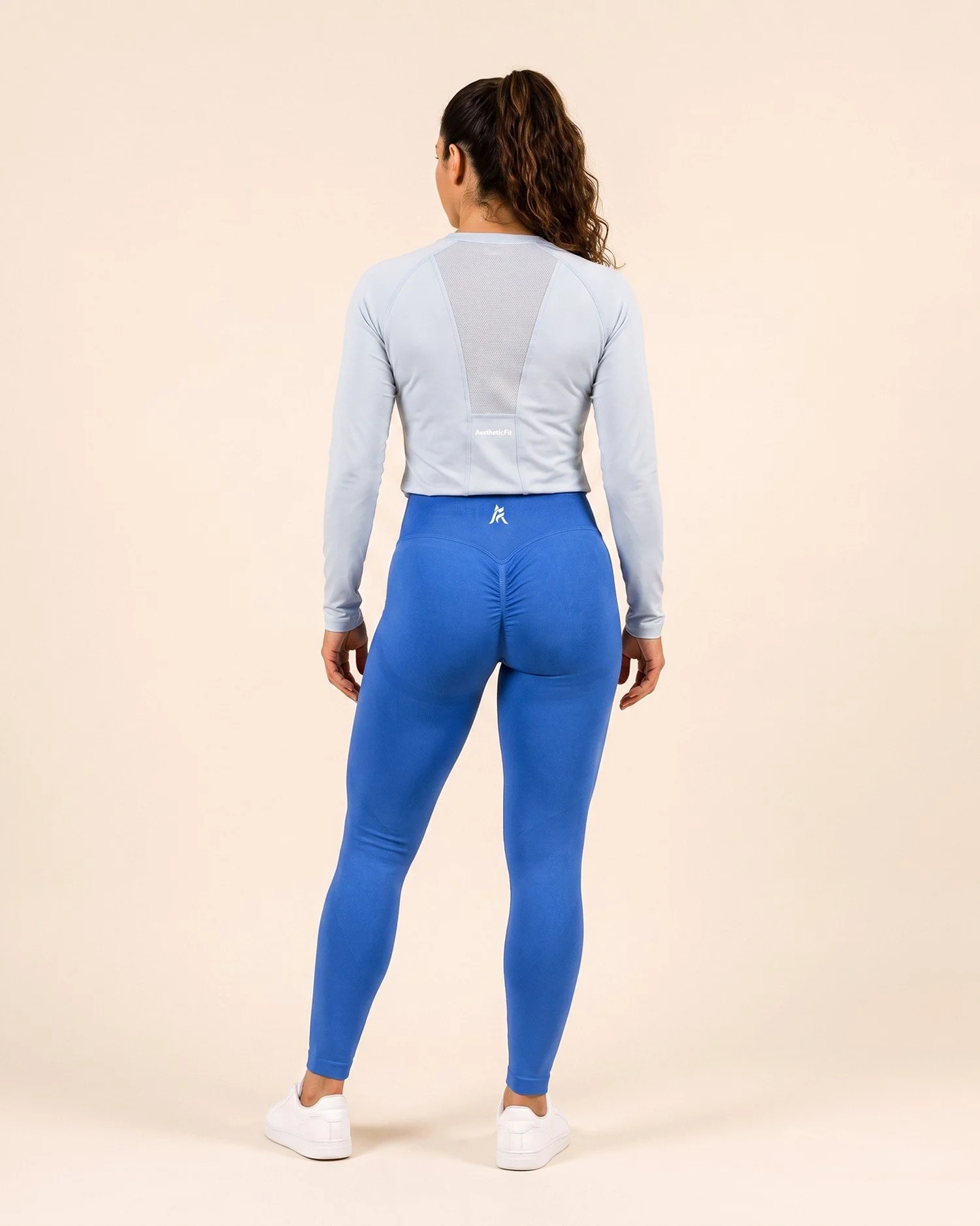 aestheticfit-lightweight-long-sleeve-soft-blue-04.jpg
