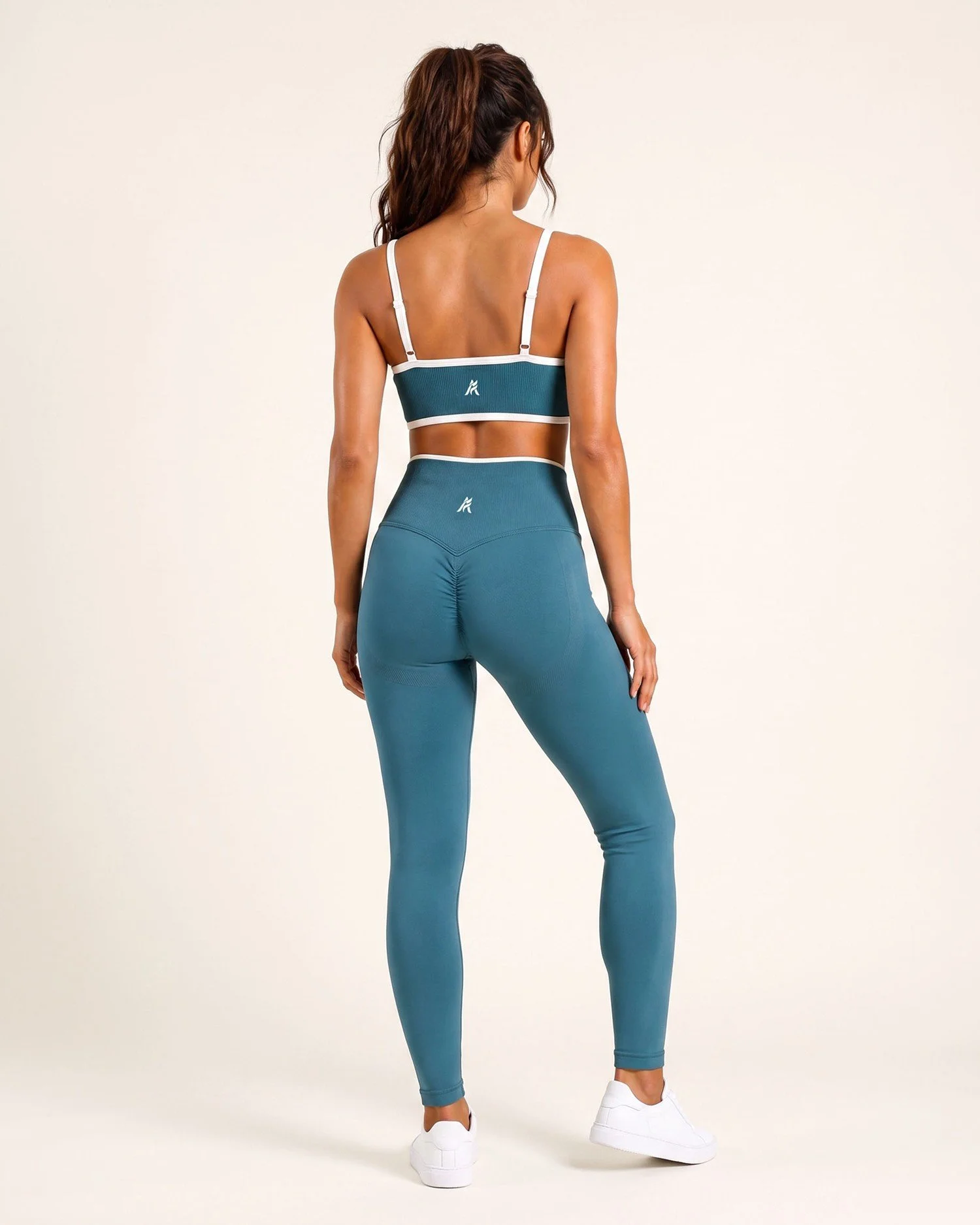 aestheticfit-courtline-aqua-04.jpg
