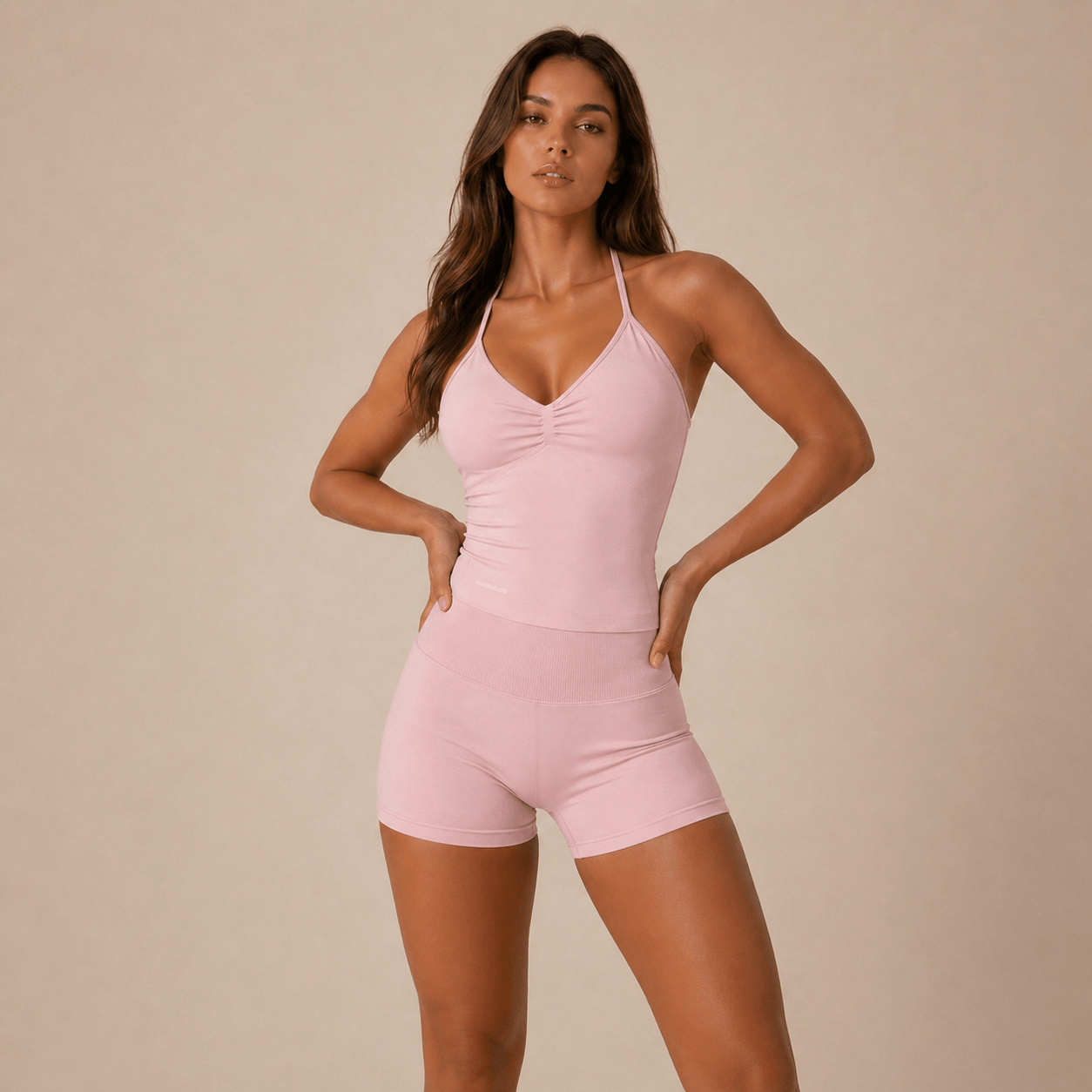 Woman-in-gym-workout-clothes-rosa.png (Copy)