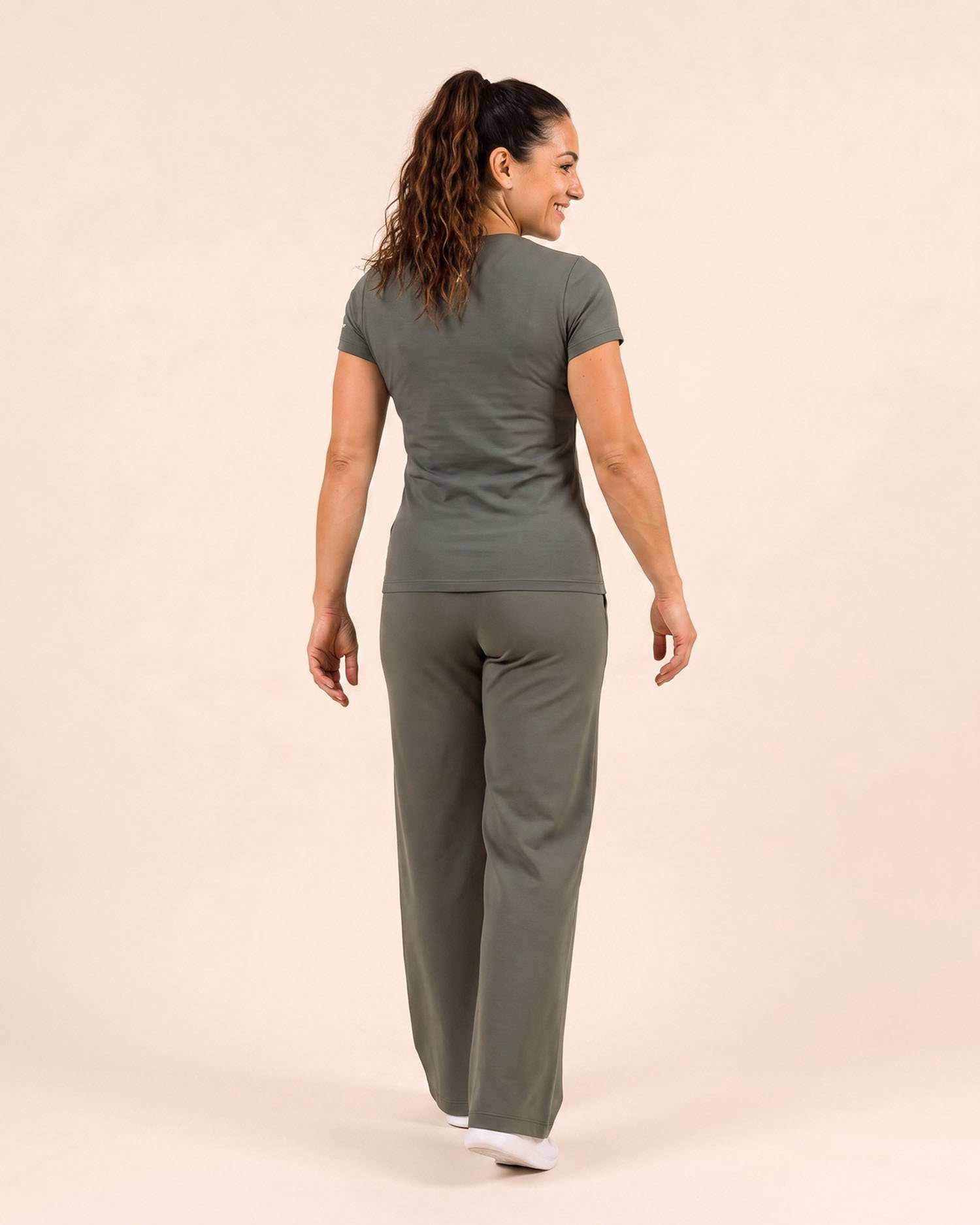 aestheticfit-muse-flare-legging-olive-04.jpg