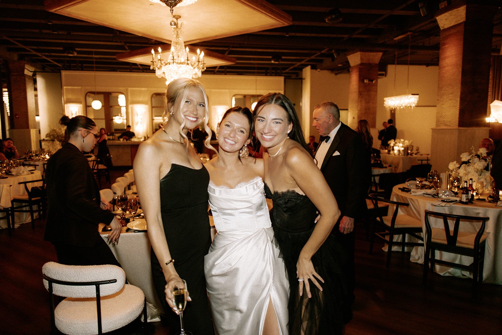 du_soleil_photographie_nicole_john_switch_house_wedding_preview-48.jpg