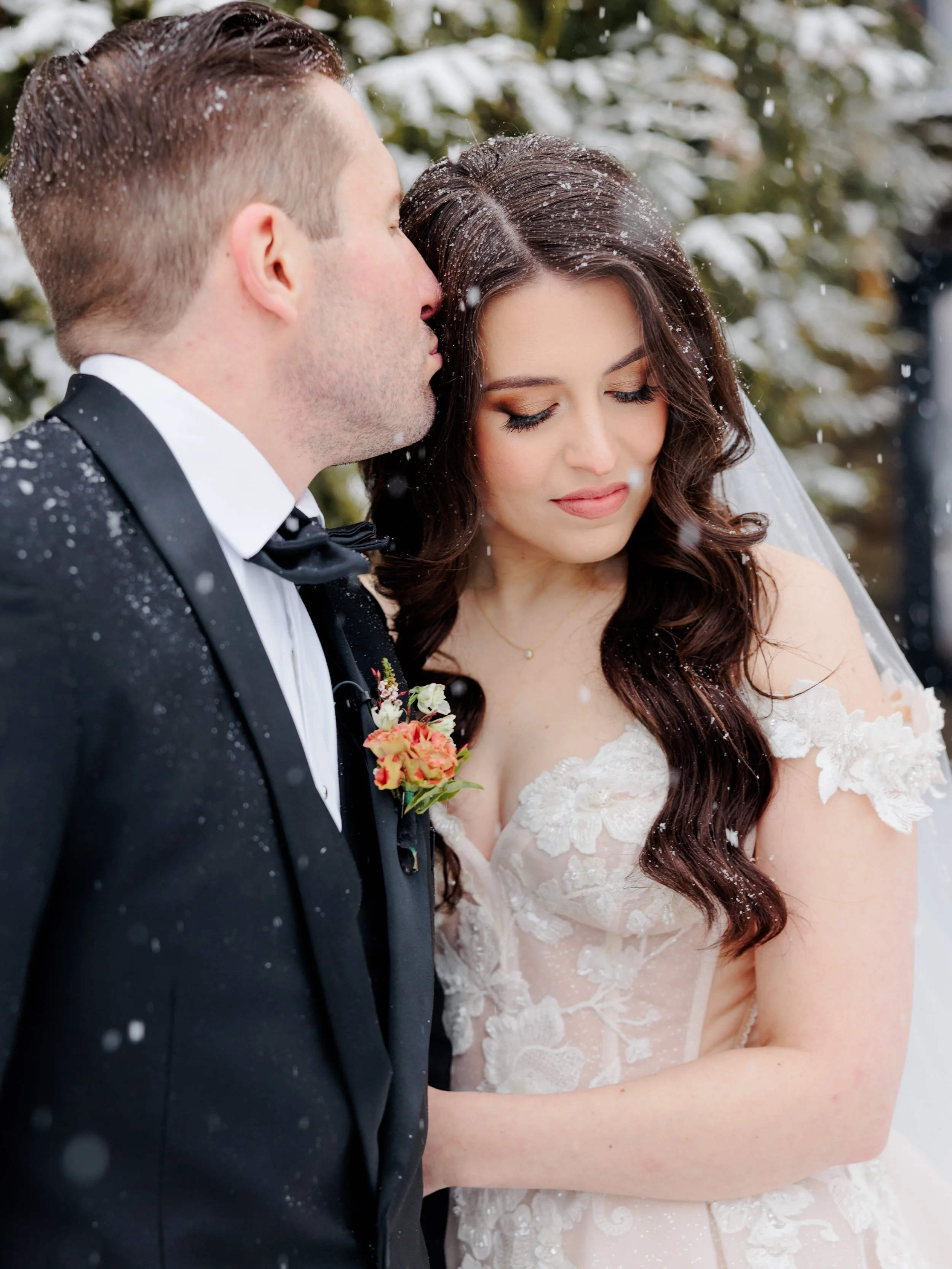 First%2BLook%2BWinter%2BWedding.jpg