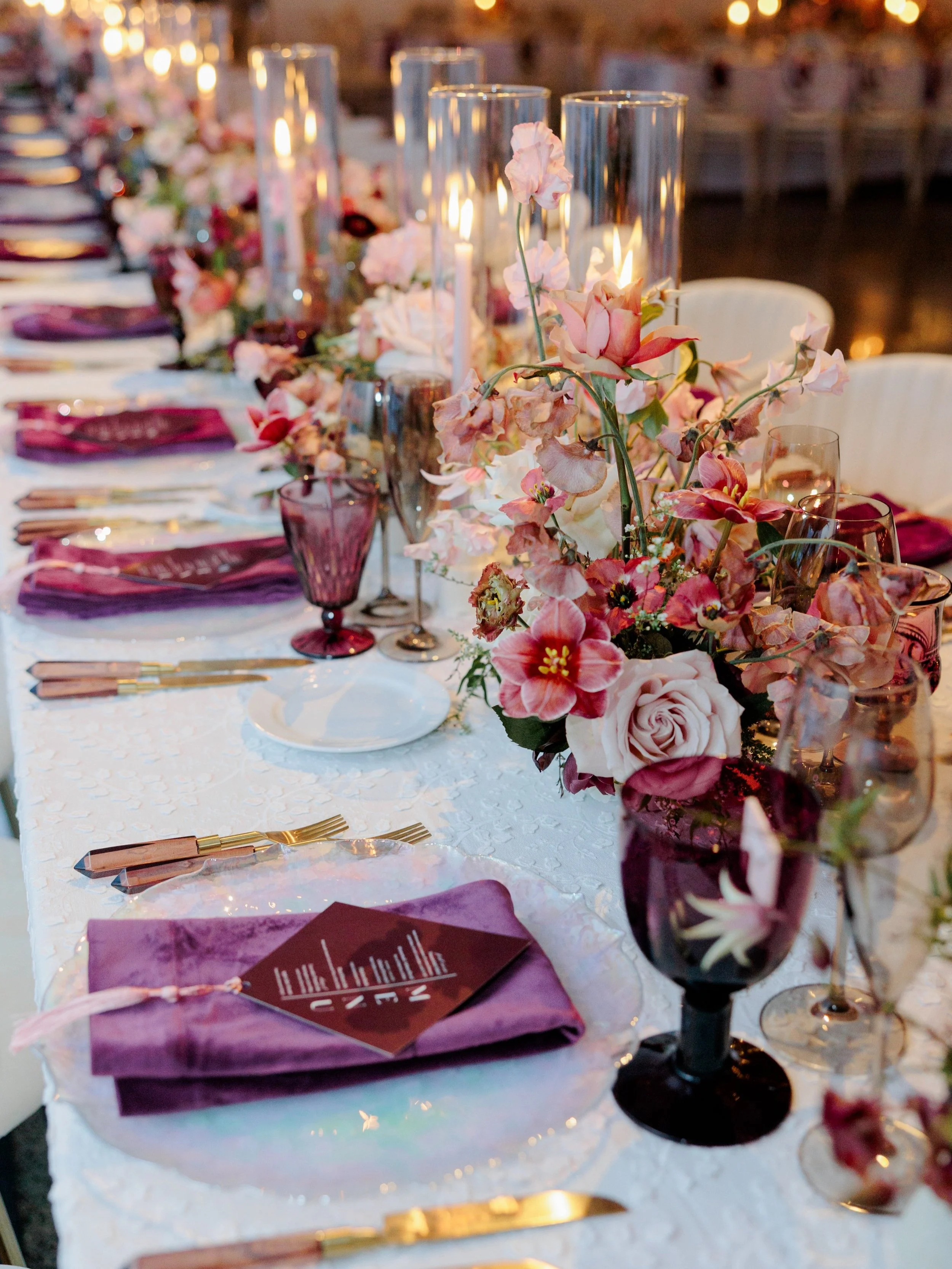 Deep%2BPlum%2BWedding%2BTablescape%2BInspo.jpg