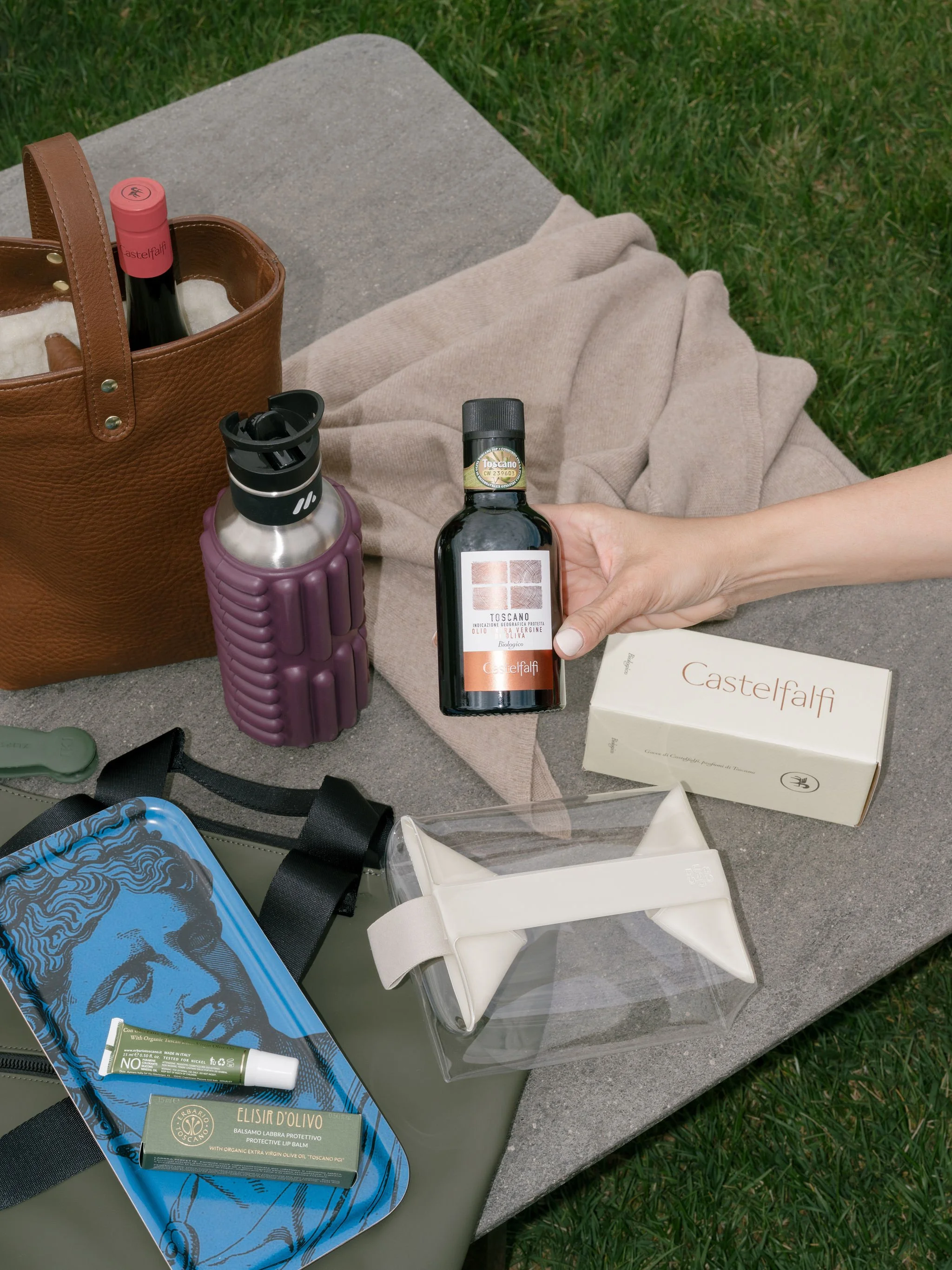 HeatherWaraksa_Engage25Tuscany_RegistrationGifting_0008.JPG