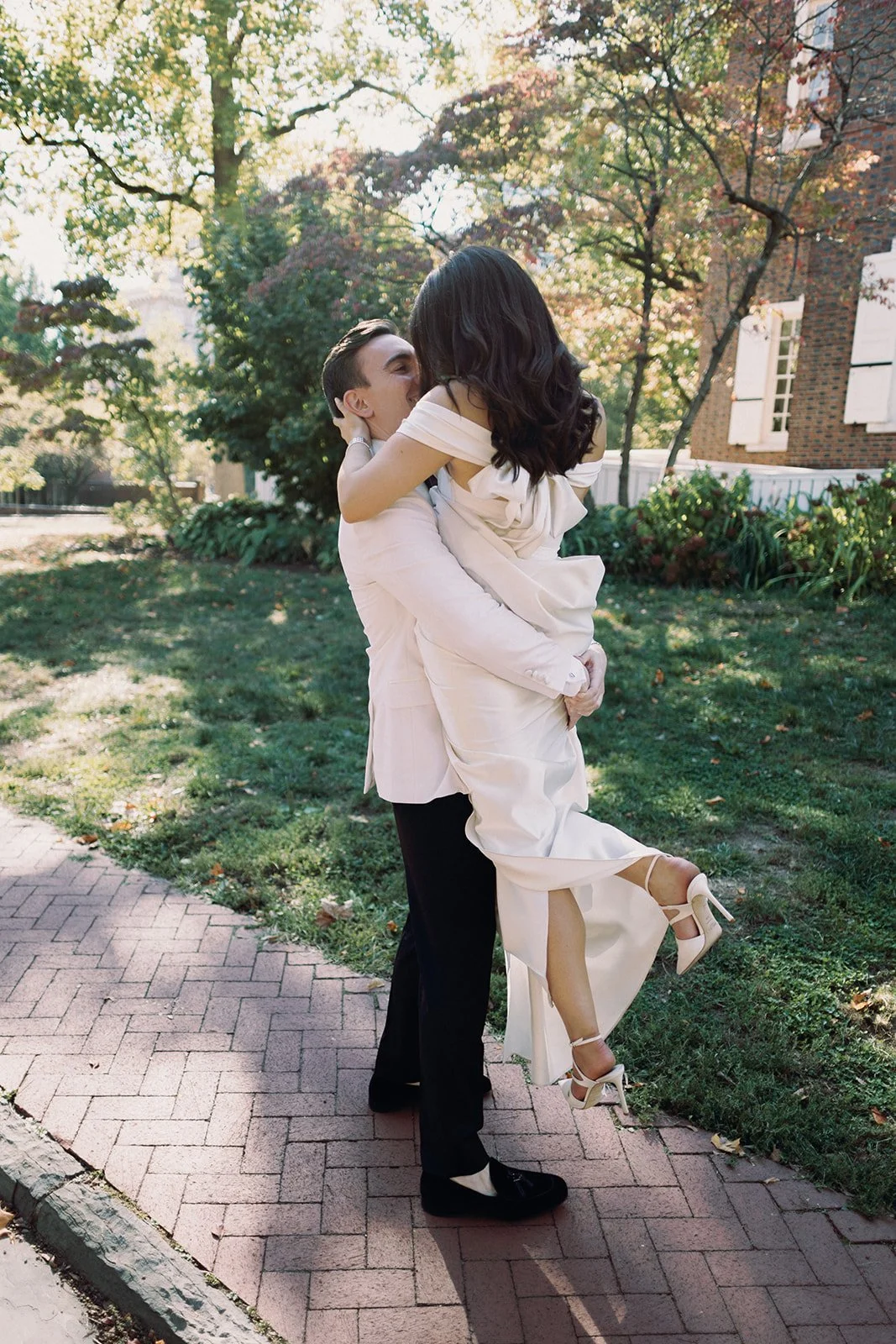 Stylish Wedding Portraits Center City Philly.jpg