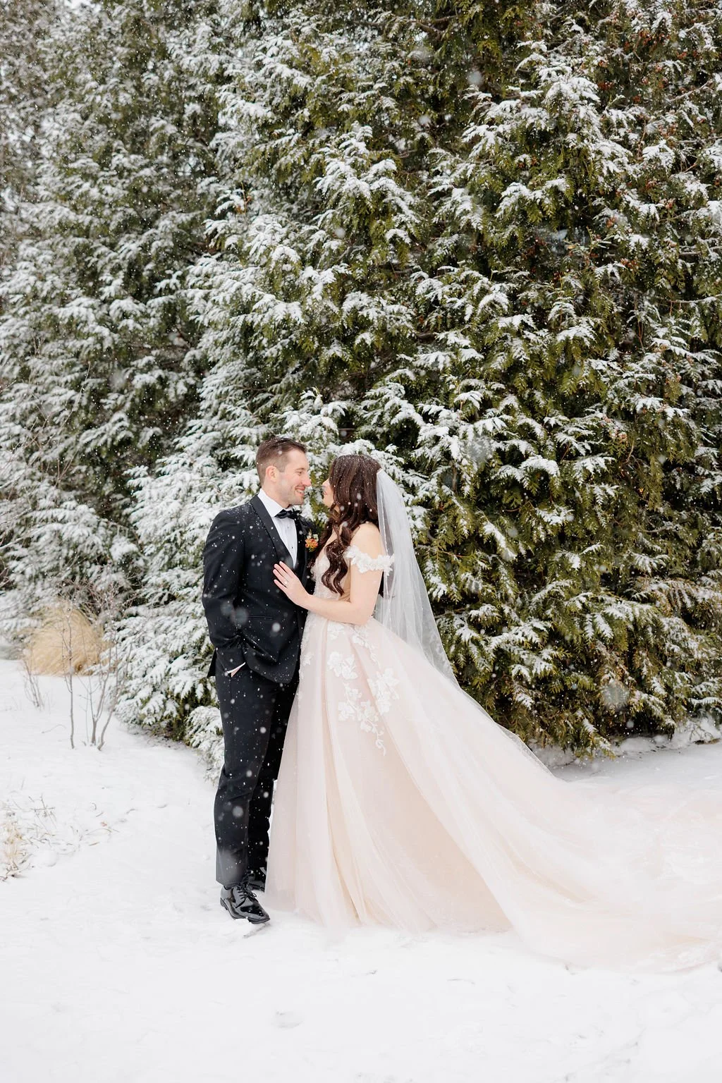 Modern Winter Wedding Decor.JPG
