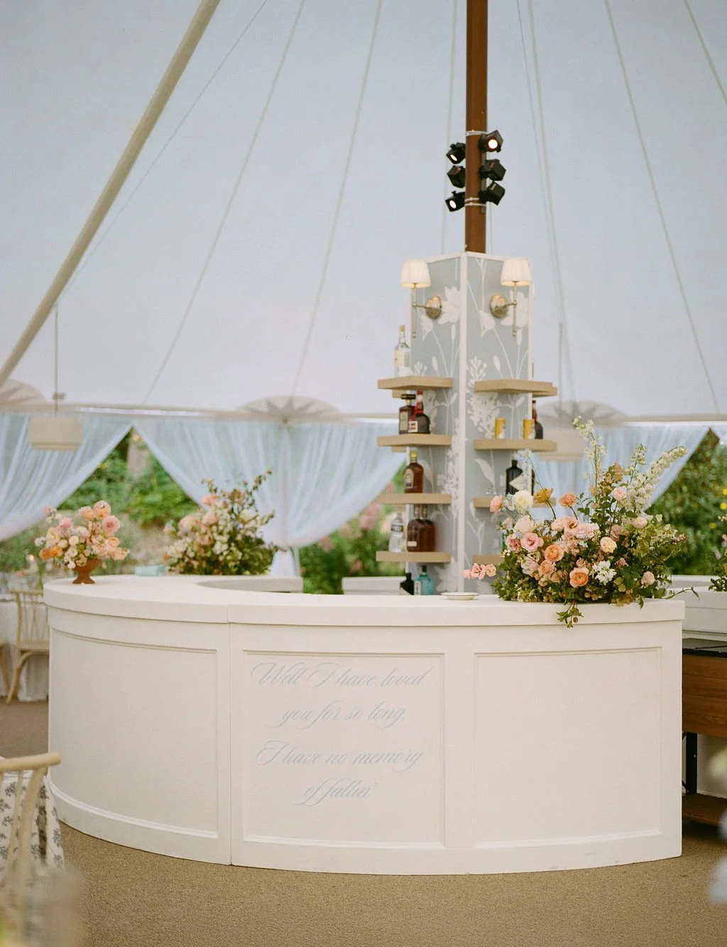 Textured Linens and Garden-Inspired Centerpieces.jpg