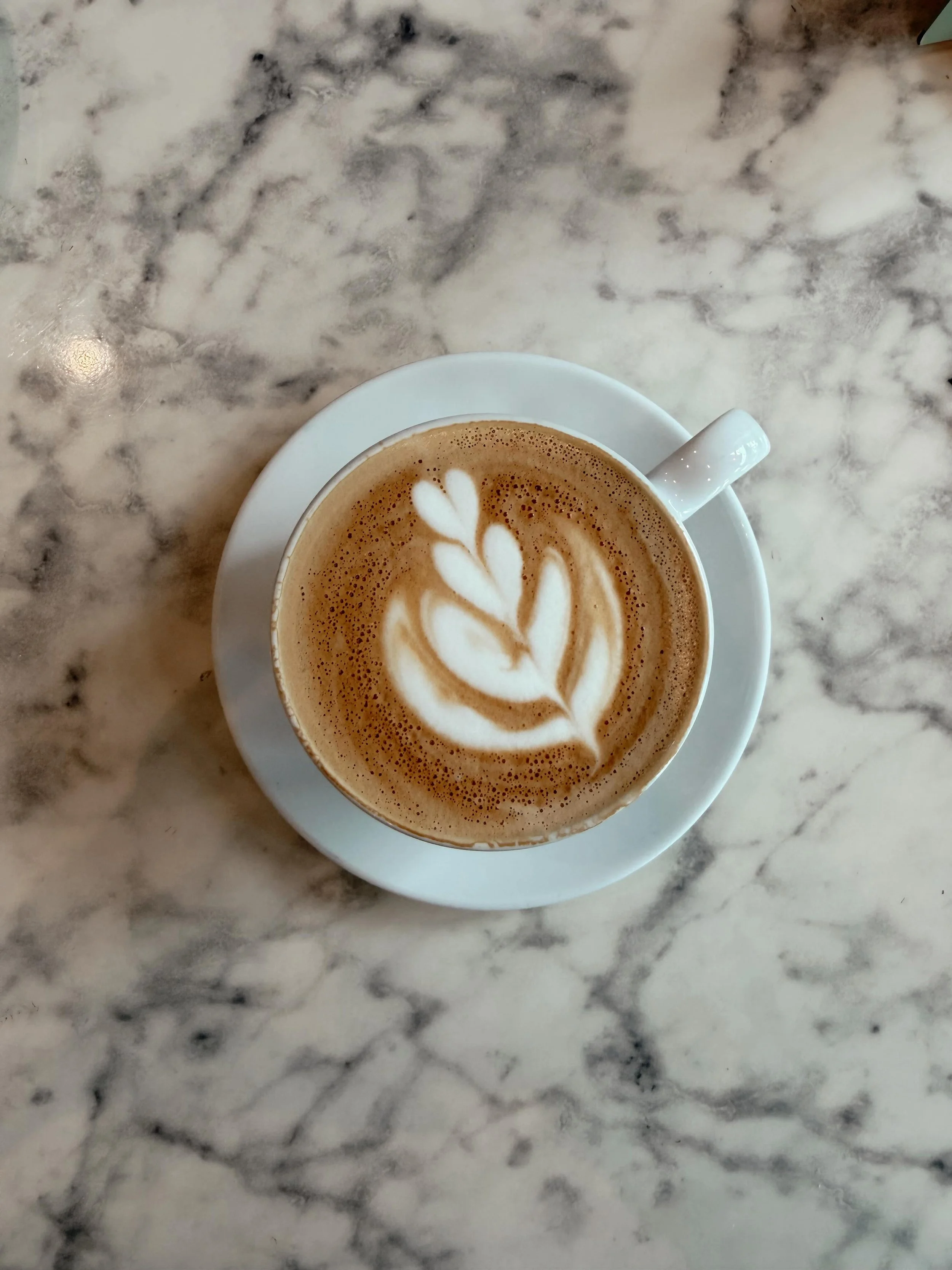 Stopped by Lady Baker in Pembroke Pines and instantly understood why people love this spot.✨☕️

A latte, a perfectly flaky butter croissant, and an almond croissant dusted with powdered sugar made for the kind of slow morning that&rsquo;s hard to rus