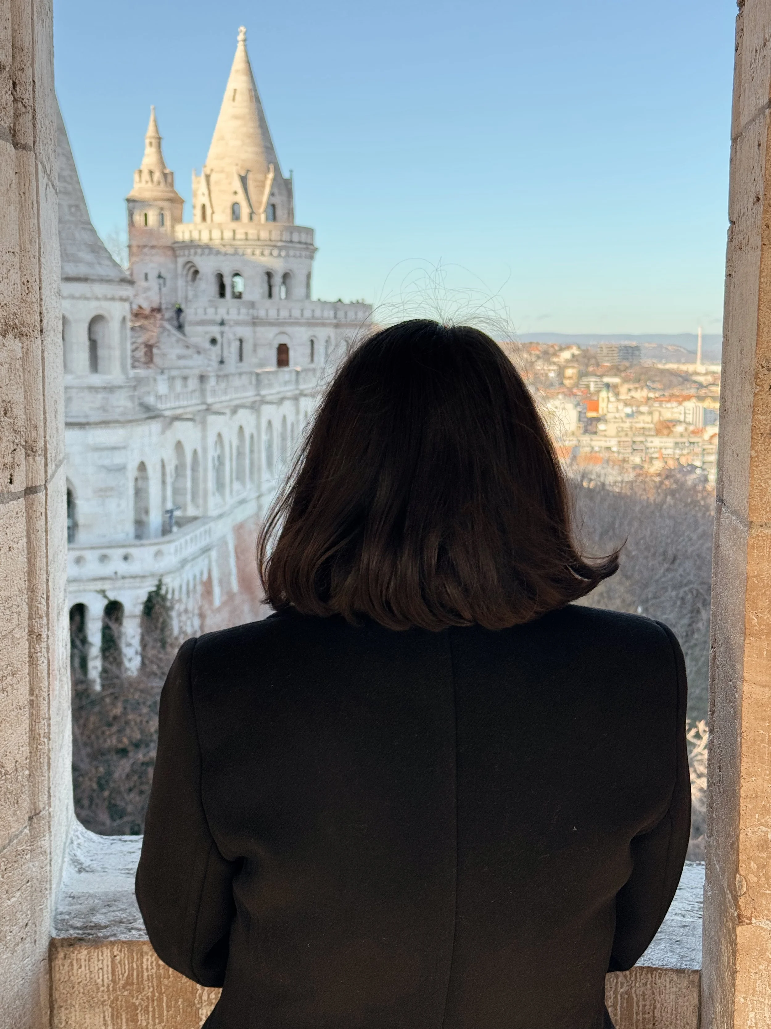 A Modern Woman’s Guide to Traveling Safely in 2025