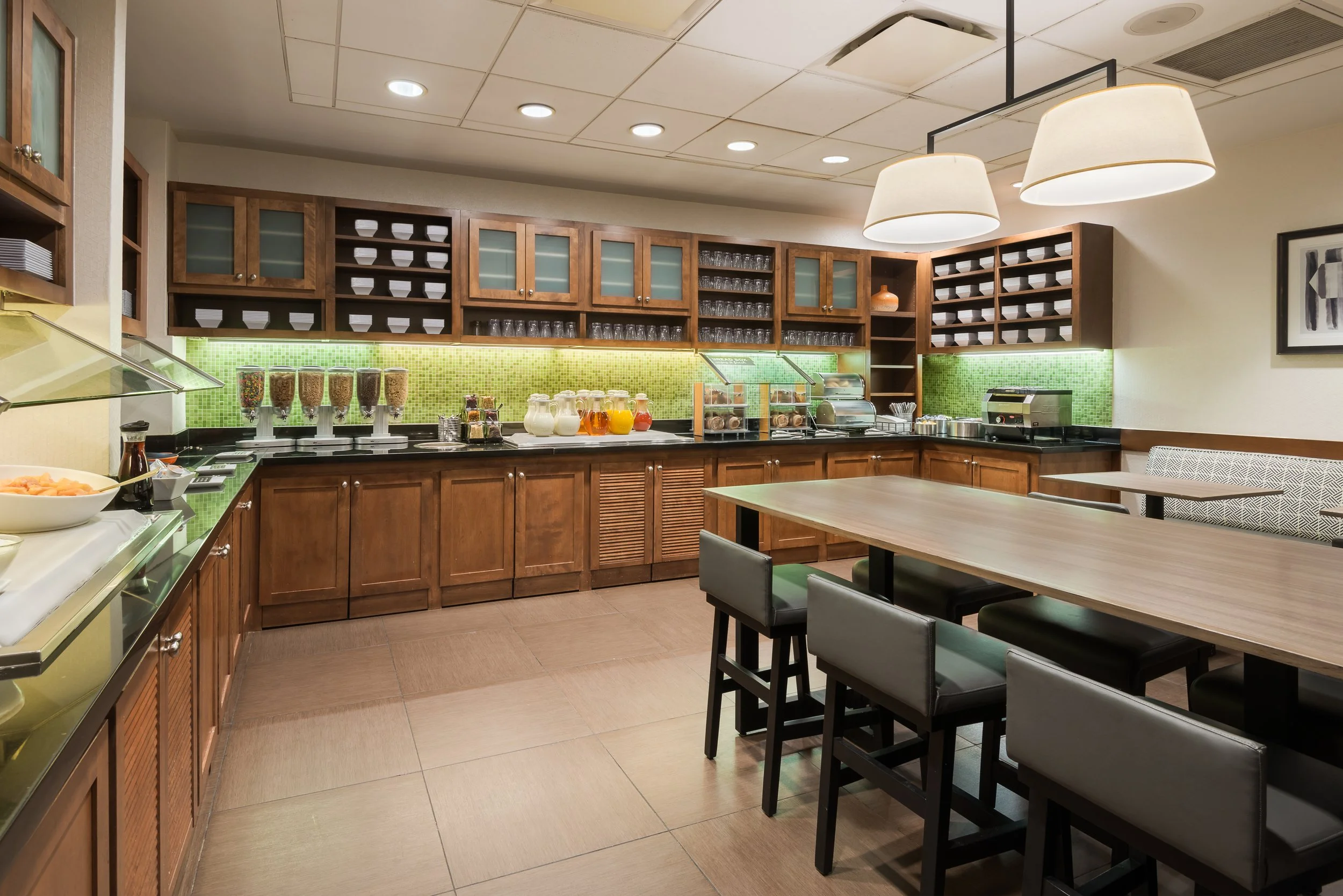 Hyatt-Place-Boston-Medford-P008-Breakfast-Area.jpg