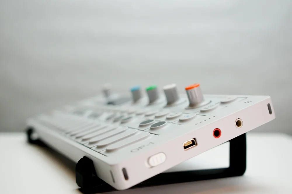 op1 stand crlcrrll 5.webp