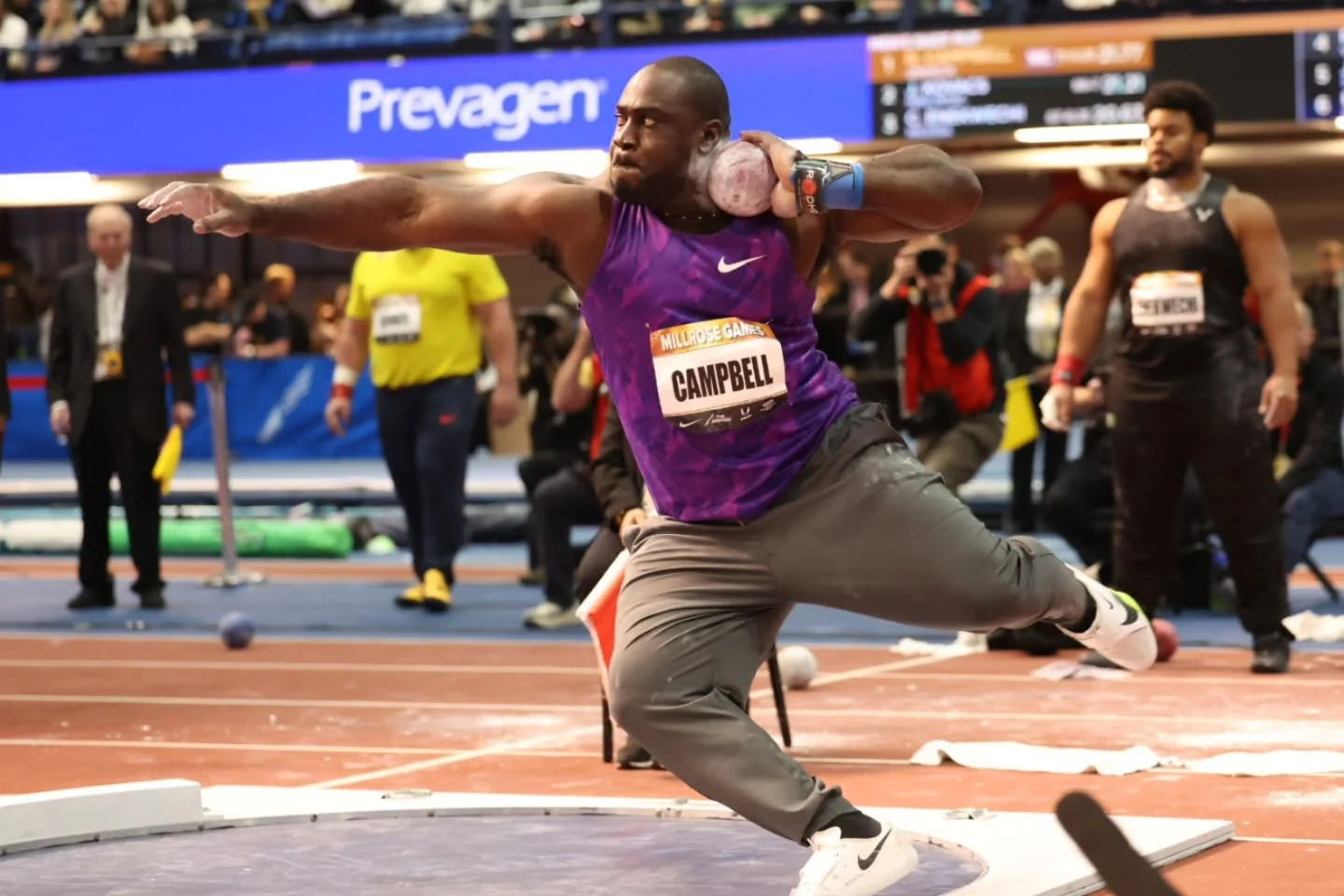 RAJINDRA CAMPBELL WITH THE WORLD LEAD! In his fifth throw, Campbell took the lead with a massive 21.77. What a throw!