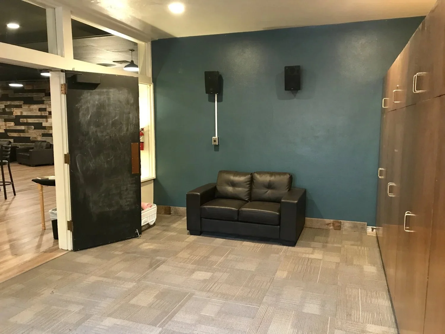 Rental Foyer 1.jpeg
