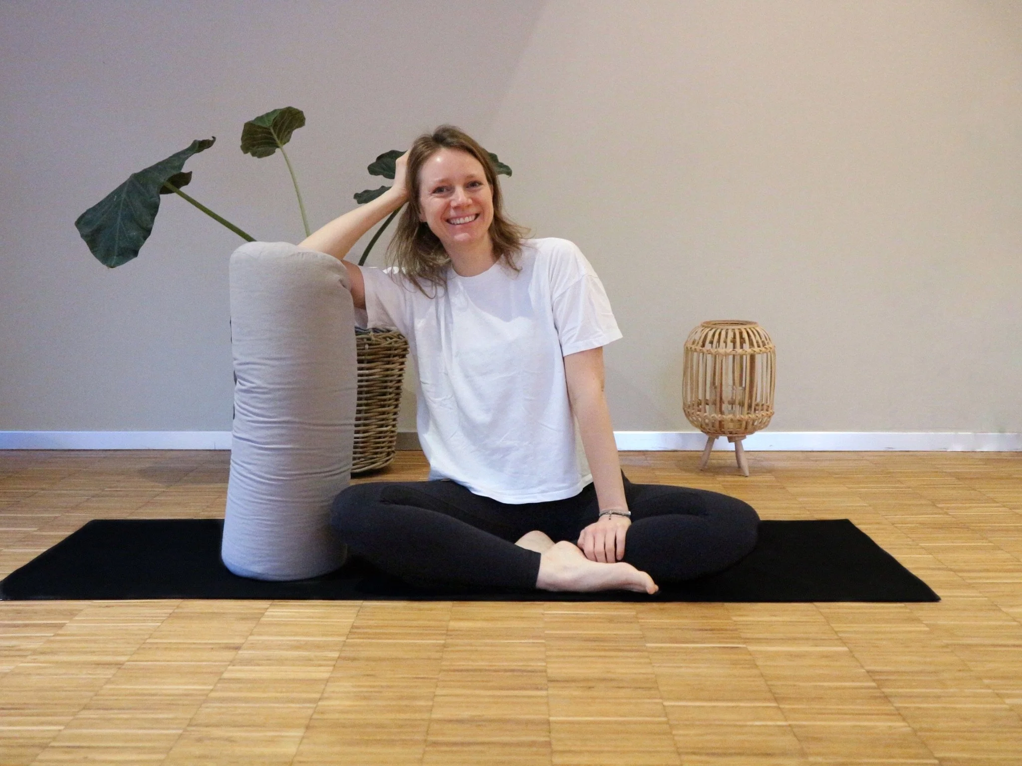 Strong Back &amp; Deep Release – Kraftvoller Yoga Flow trifft tiefe Entspannung