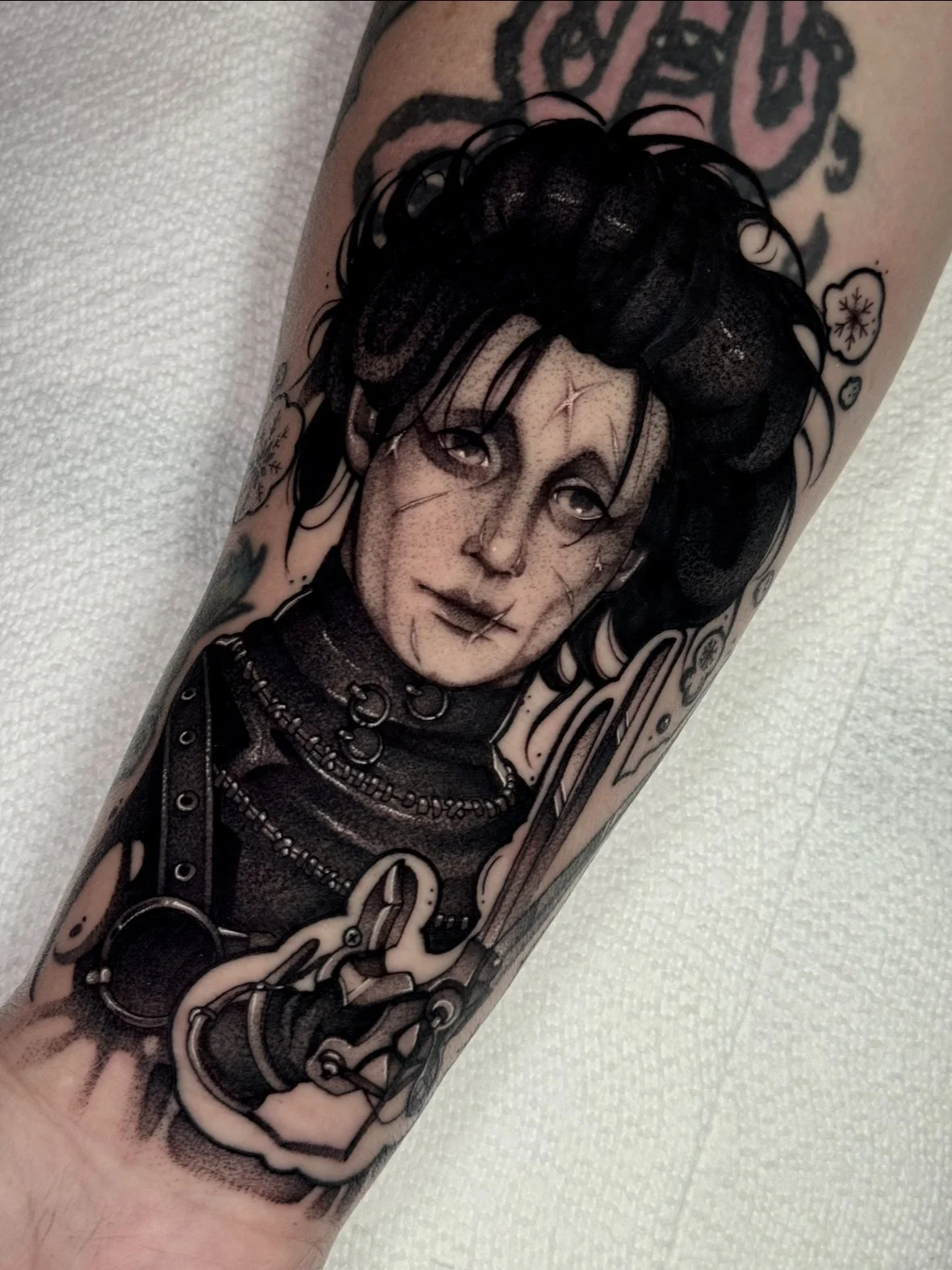Black and Gray Edward Scissorhands Tattoo