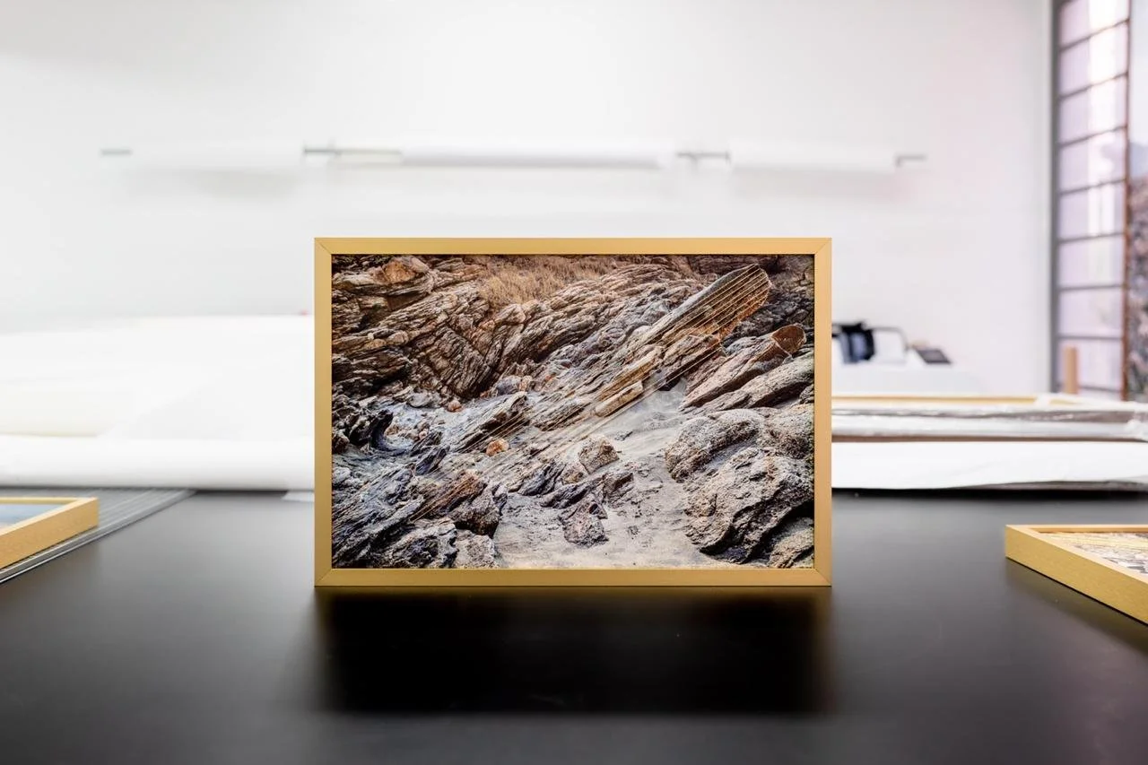Framed View, Piel I. 45x30cm, Giclée on cotton paper, sewn with golden thread. Piel/Corteza series