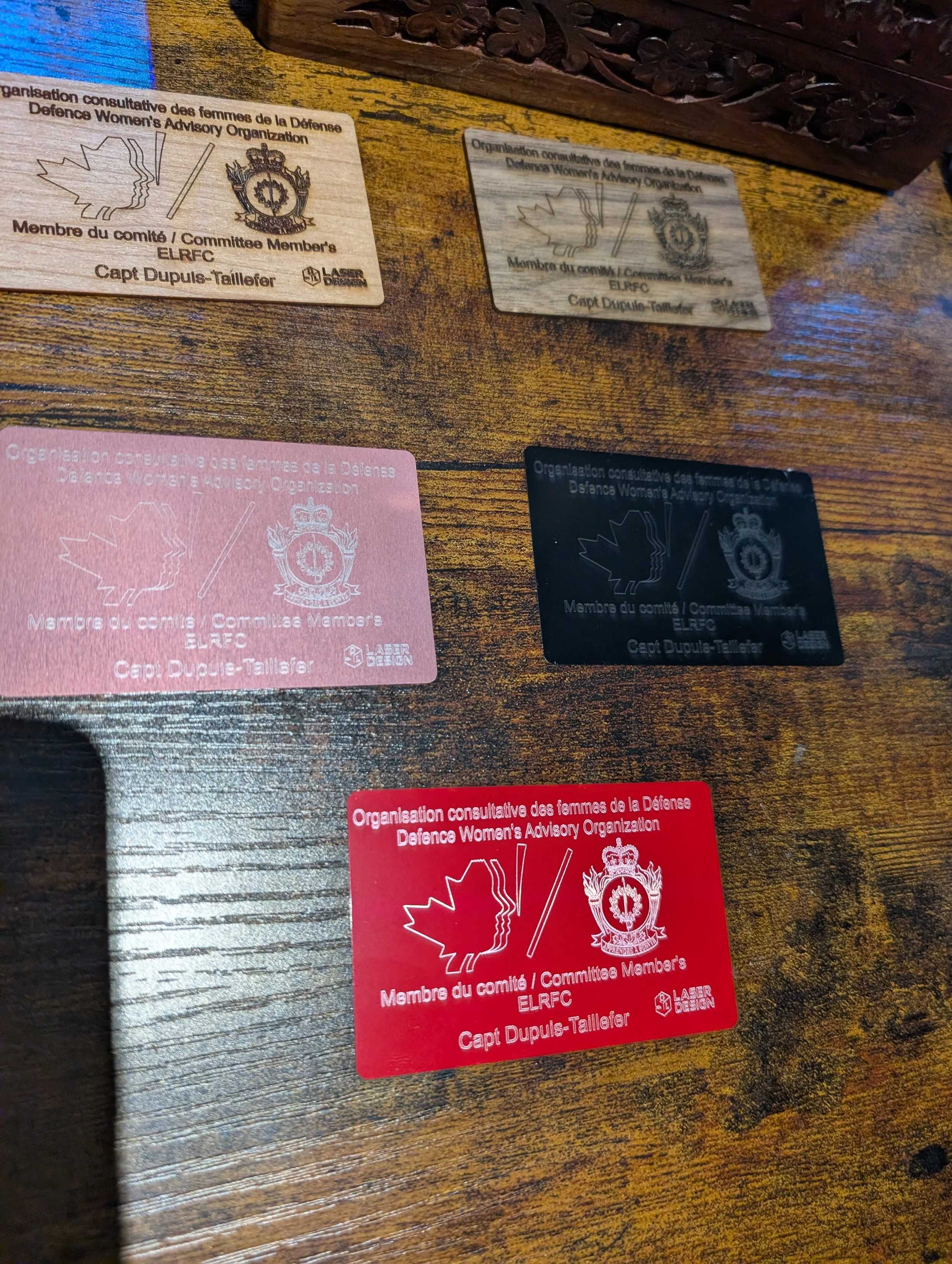 Carte d'affaire différente couleur en Aluminium