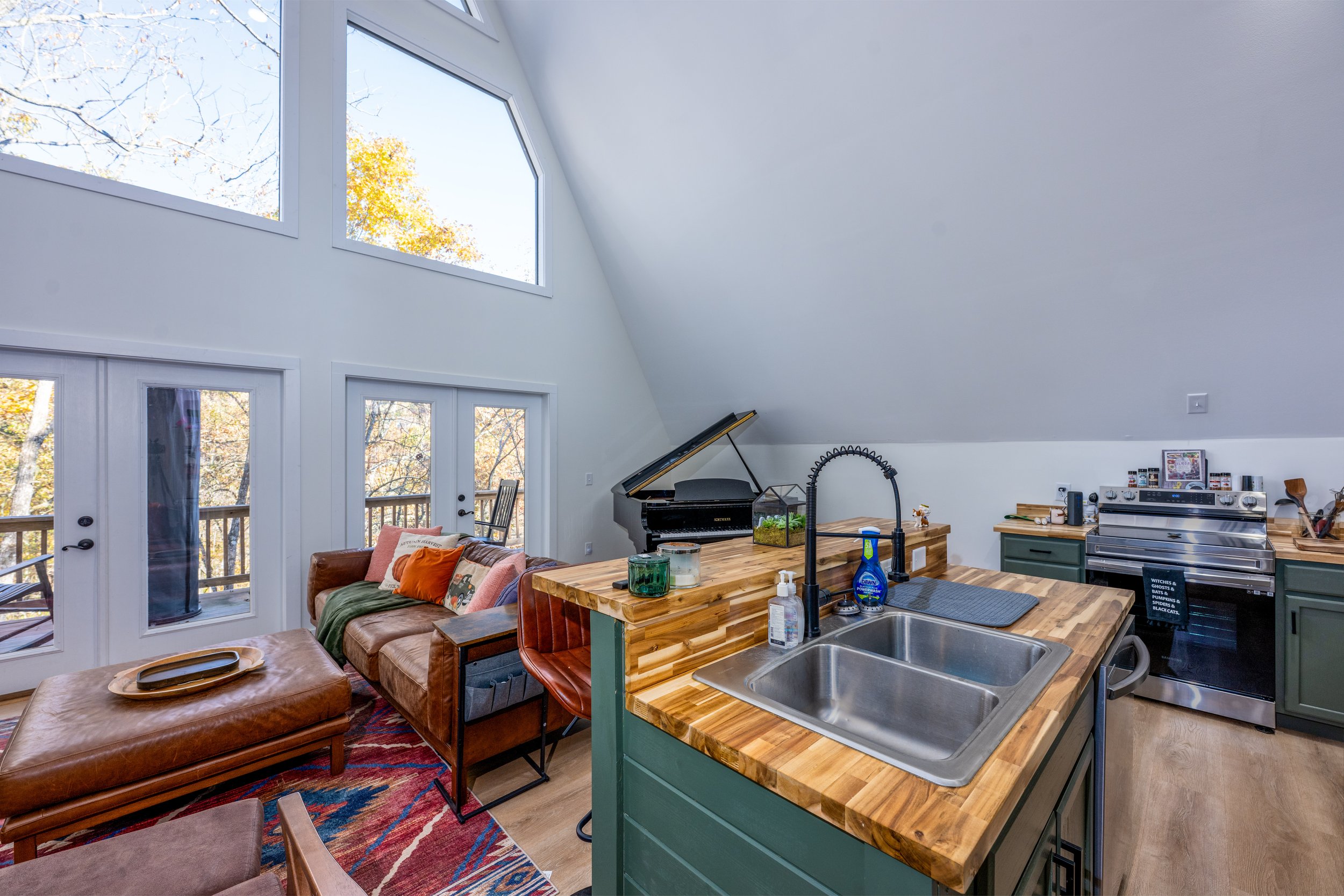 Light and Airy Interior images to show wide open spaces