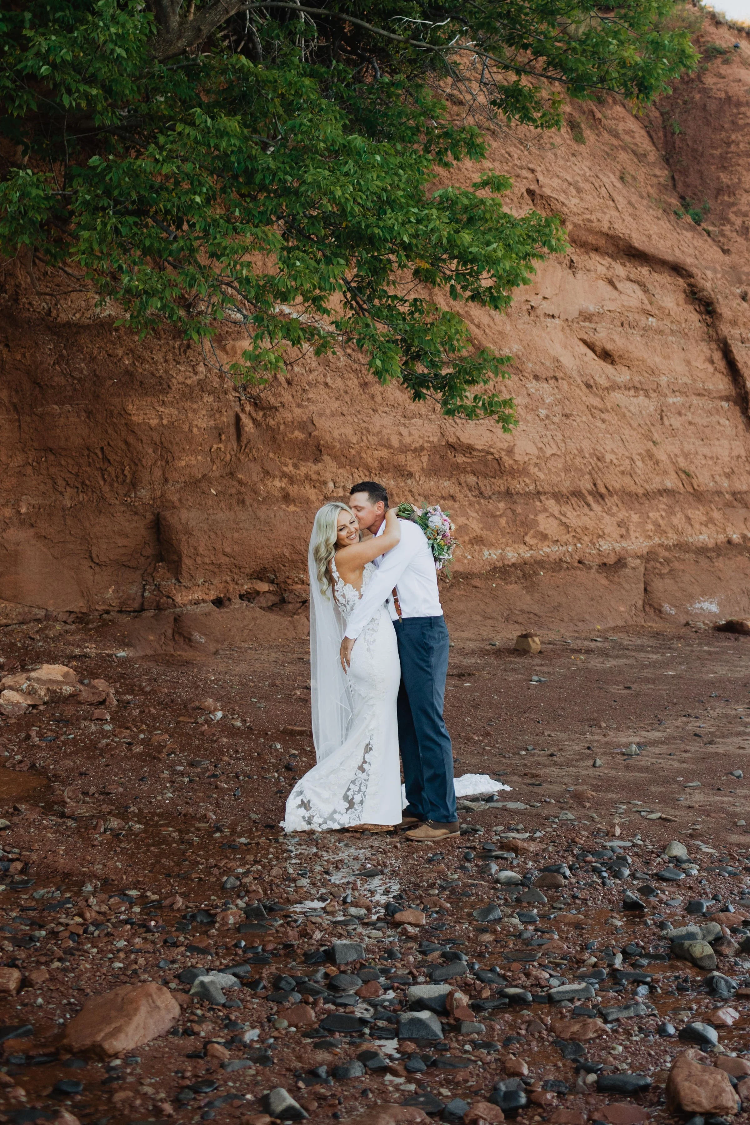 20220815_Tamara+Travis_Elopement_Dave_and_Pring_Photography_Blomidon_Beach_Annapolis_Valley_Nova_Scotia_059.jpg