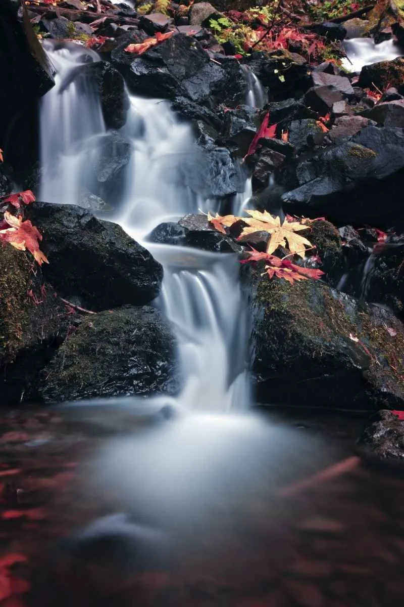 fallwaterfall HDR alt color red vignette.jpg